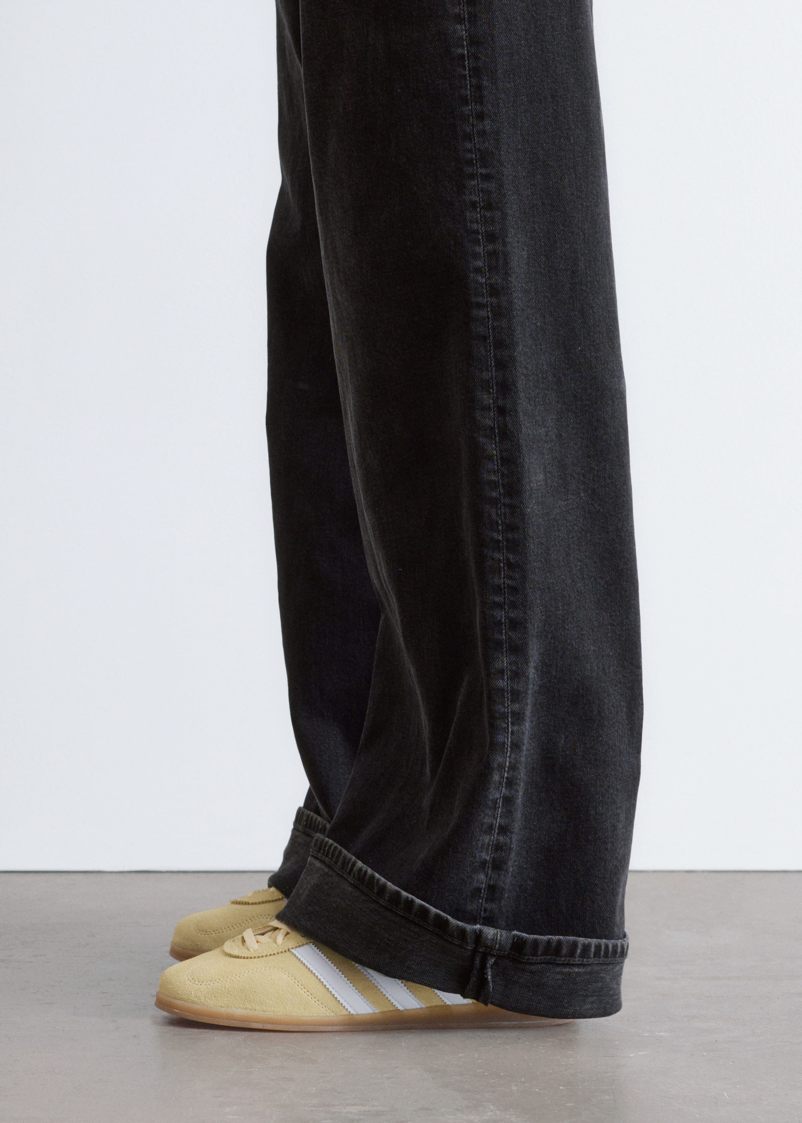 Image of adidas Gazelle Lo Pro W Sneakers