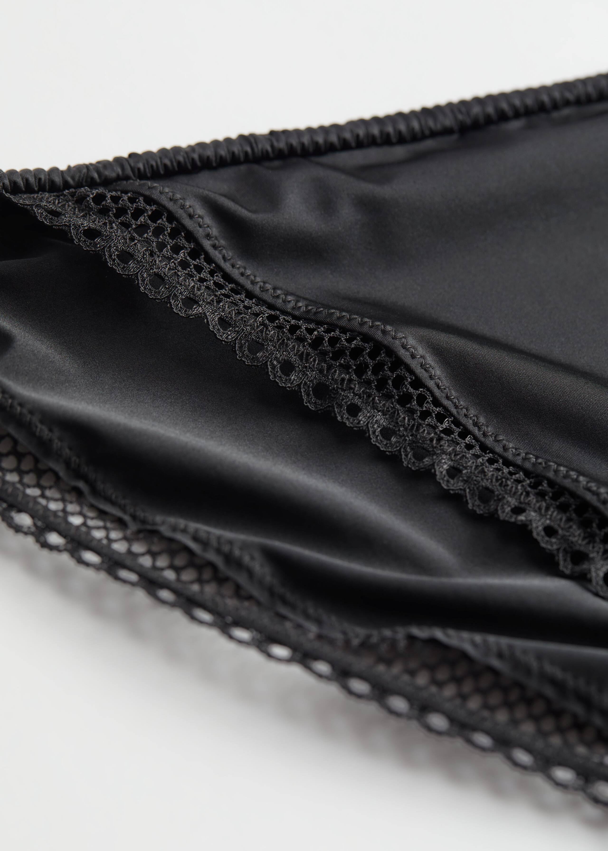 Lace Mini Briefs - {{variantName}} - Detalle descriptivo