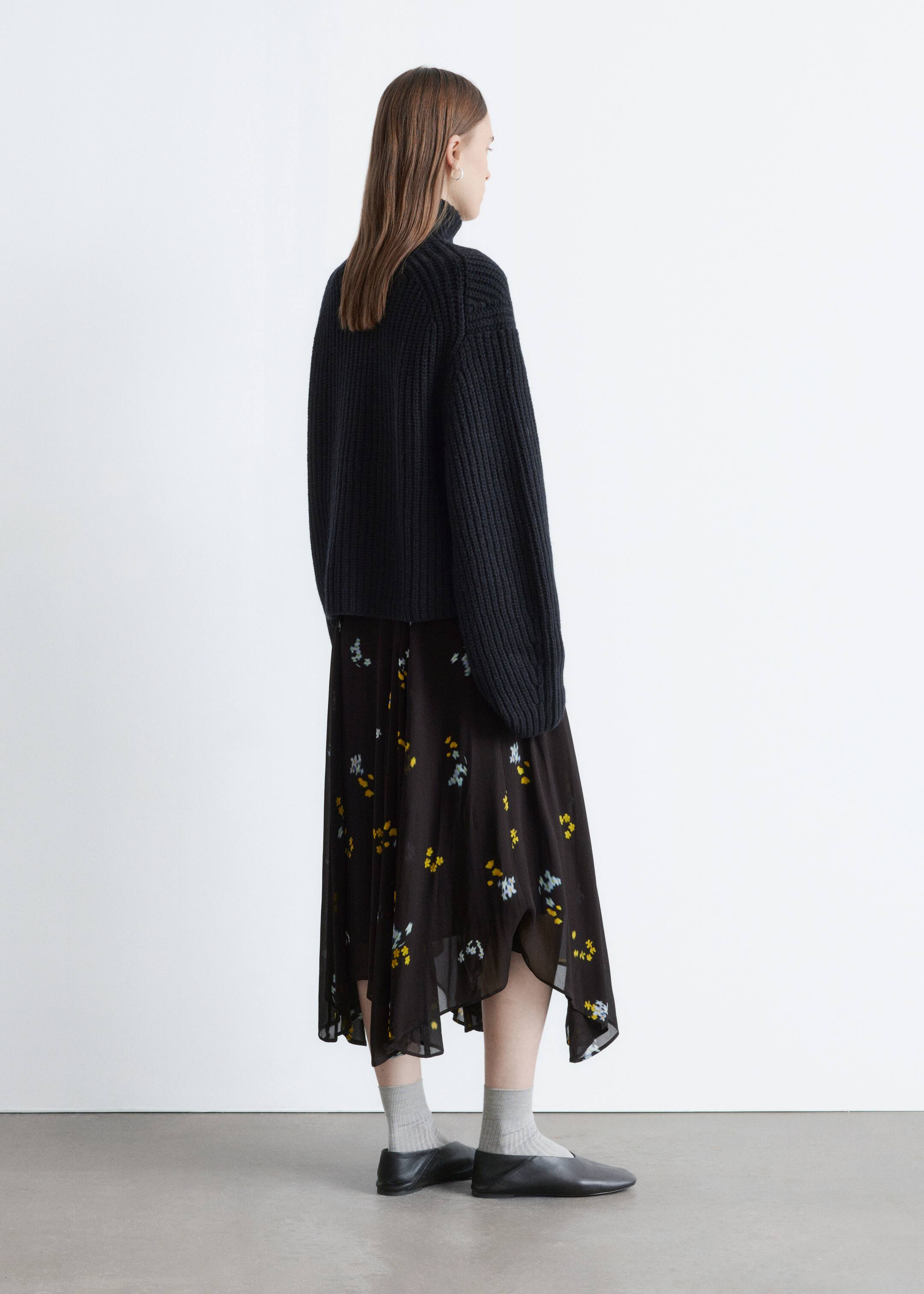 Se større billede: Asymmetrisk midi-nederdel - Sort/blomstret - DAME | H&M DK 5