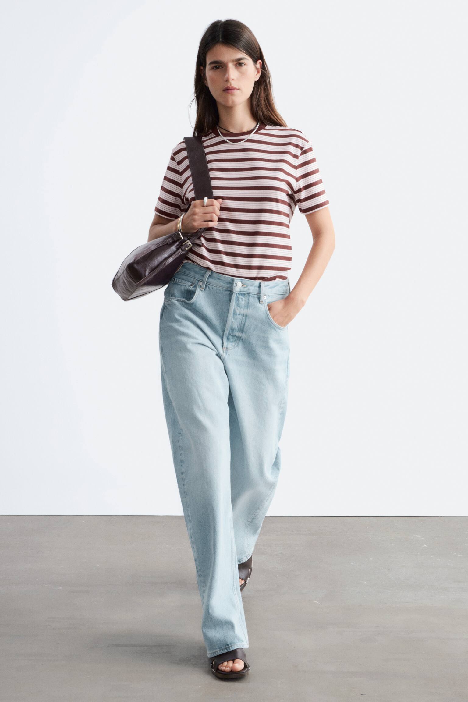 T-Shirt aus Baumwolle mit Rundhalsausschnitt - Rosa/Braun/Gestreift/Gelb/Flieder/Dunkelbraun/Weiß/Hellblau/Hellrosa/Rot/Schwarz/Marineblau/weiß gestreift - 3