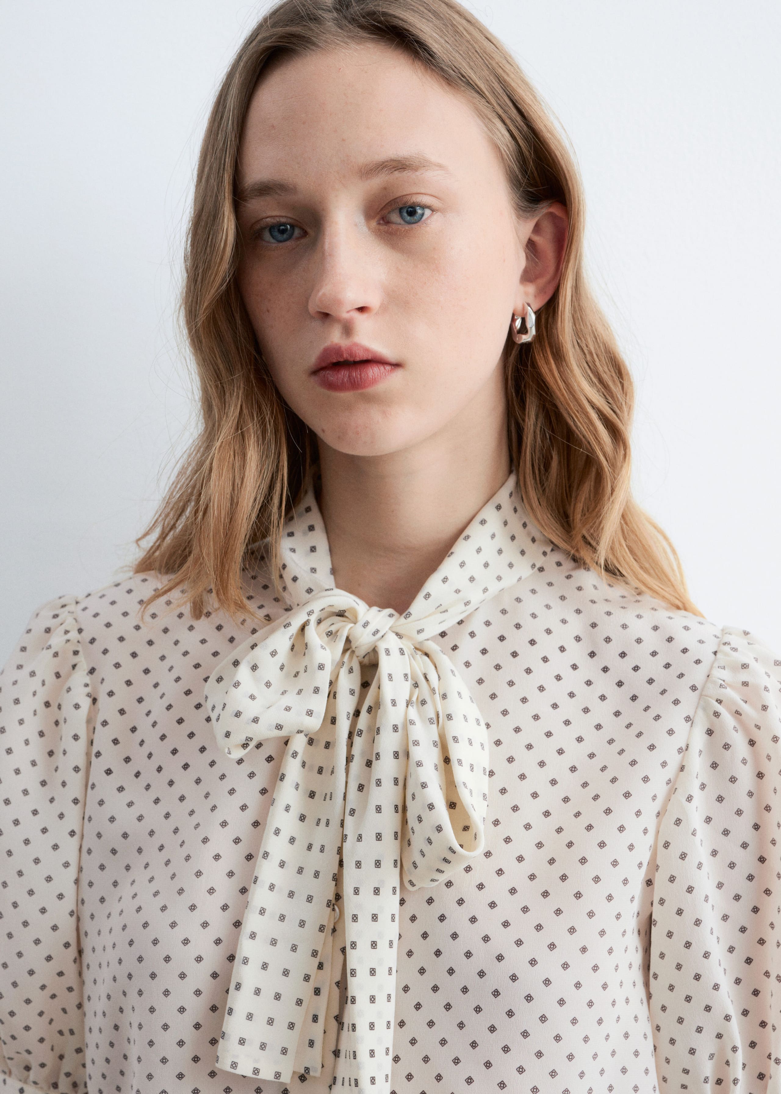 Image of Bedruckte Seidenbluse mit Bindedetail