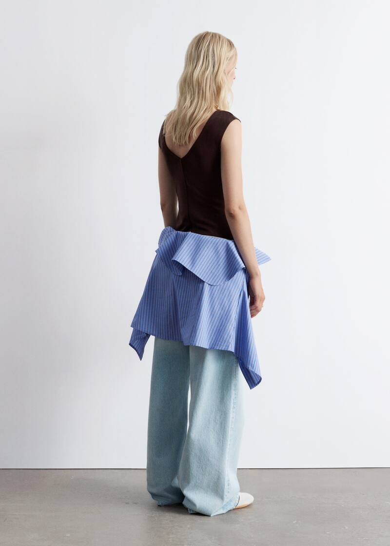 Top con espalda de corte en pico