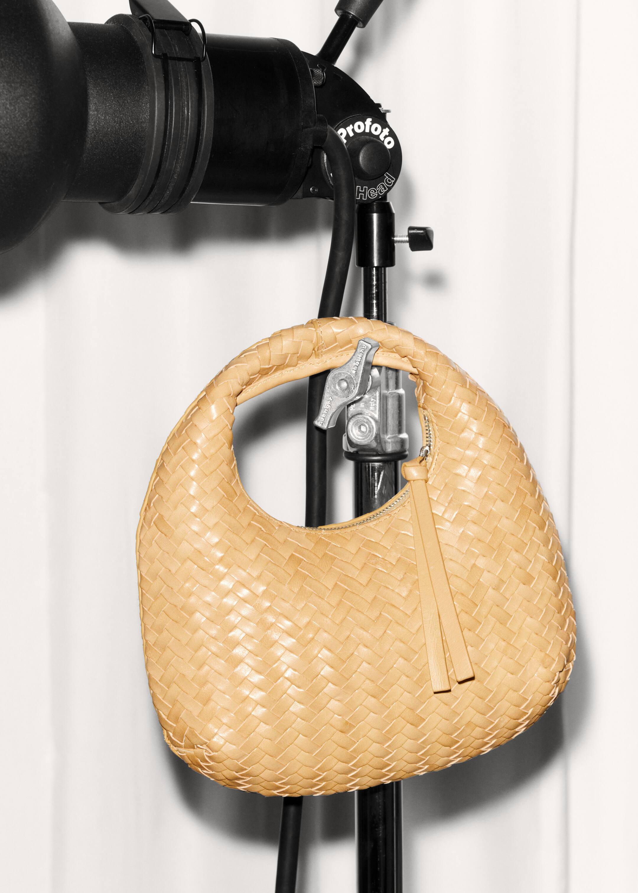 Ver imagem maior: Bolsa pequena de pele entrançada - Amarelo - SENHORA | H&M PT 2