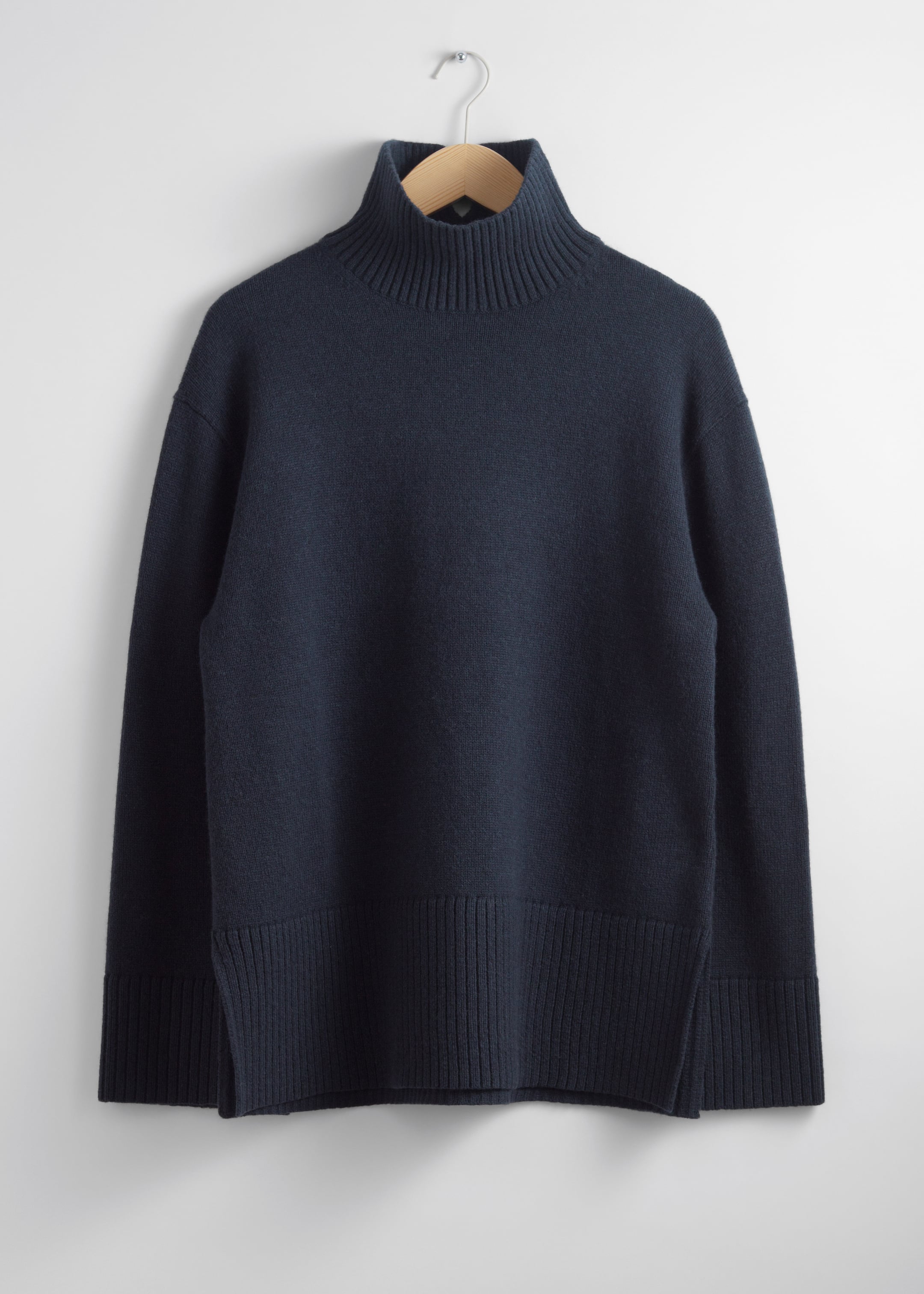 Visa större bild: Oversized tröja med halvpolo - Marinblå - DAM | H&M SE 1