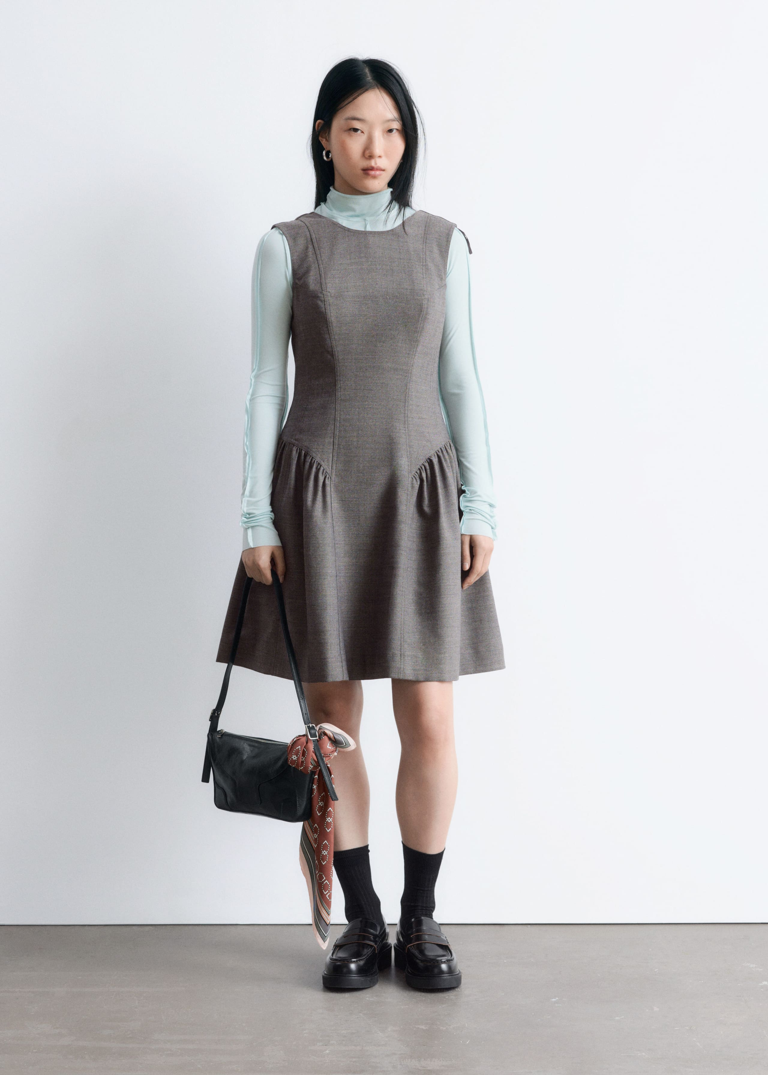 Image of Robe courte évasée en laine