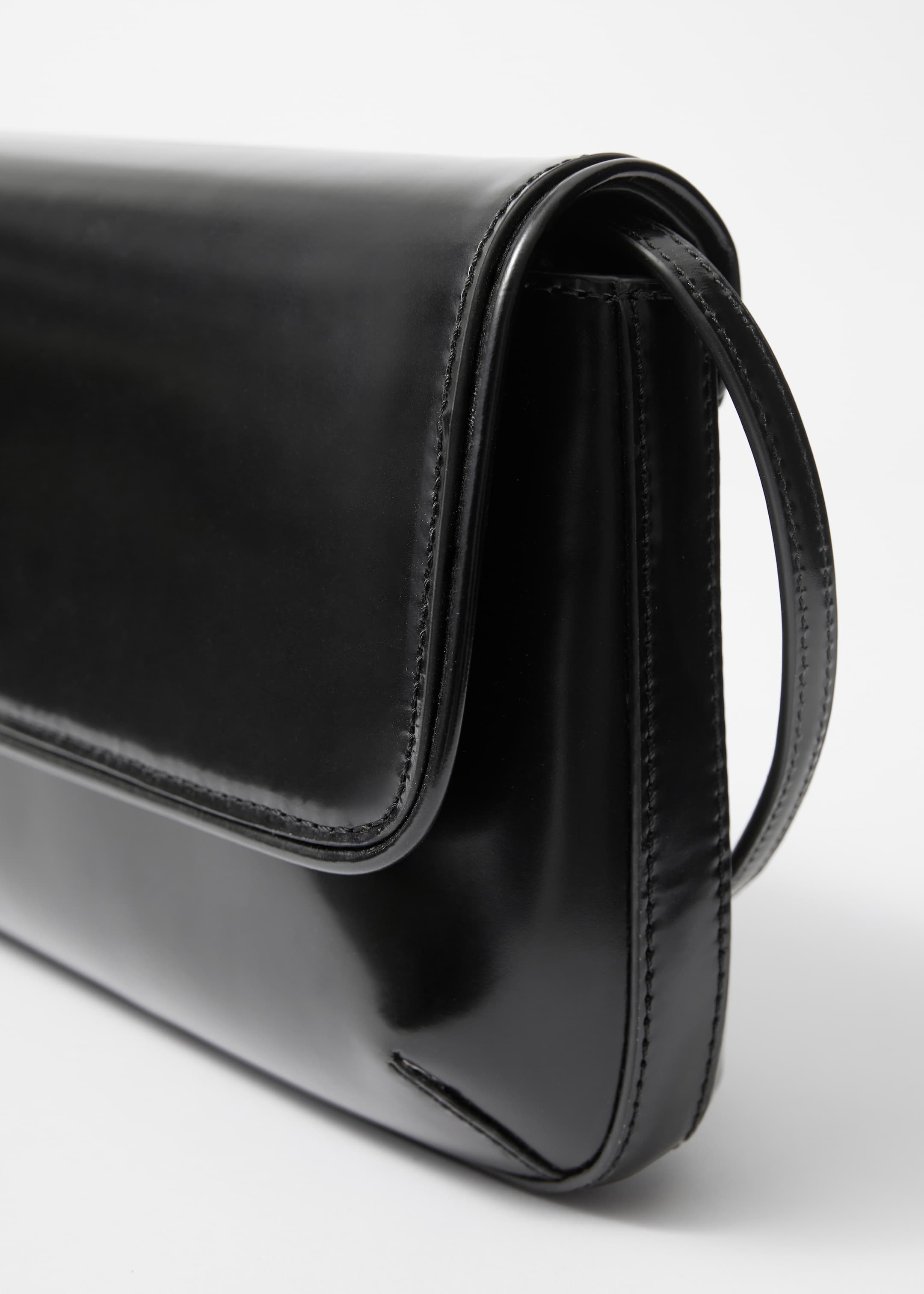 Größeres Bild ansehen: Umhängetasche aus glänzendem Leder - Schwarz - Ladies | H&M DE 3