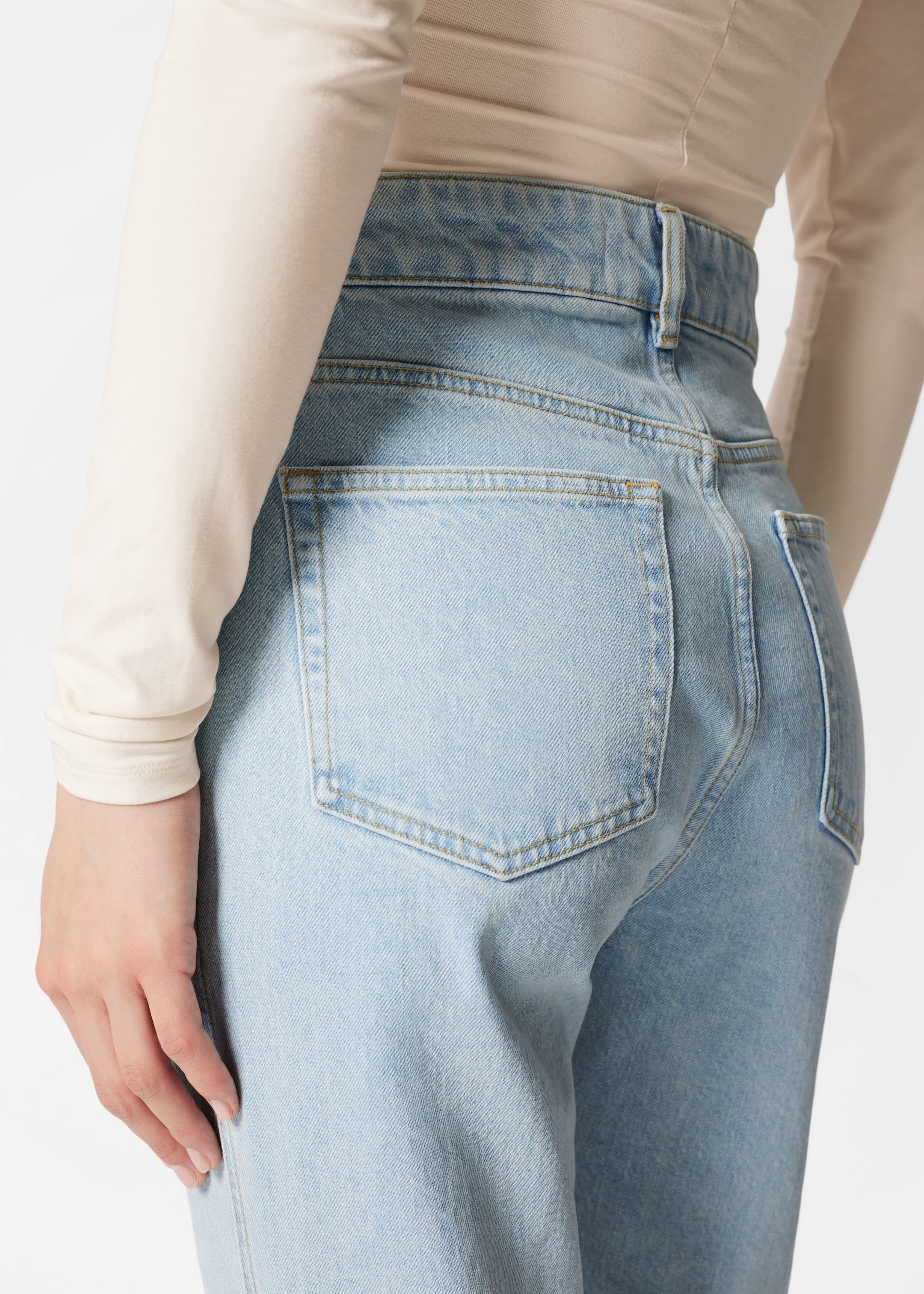Ver imagem maior: Calças de ganga de cintura subida direitas - Azul claro - SENHORA | H&M PT 6