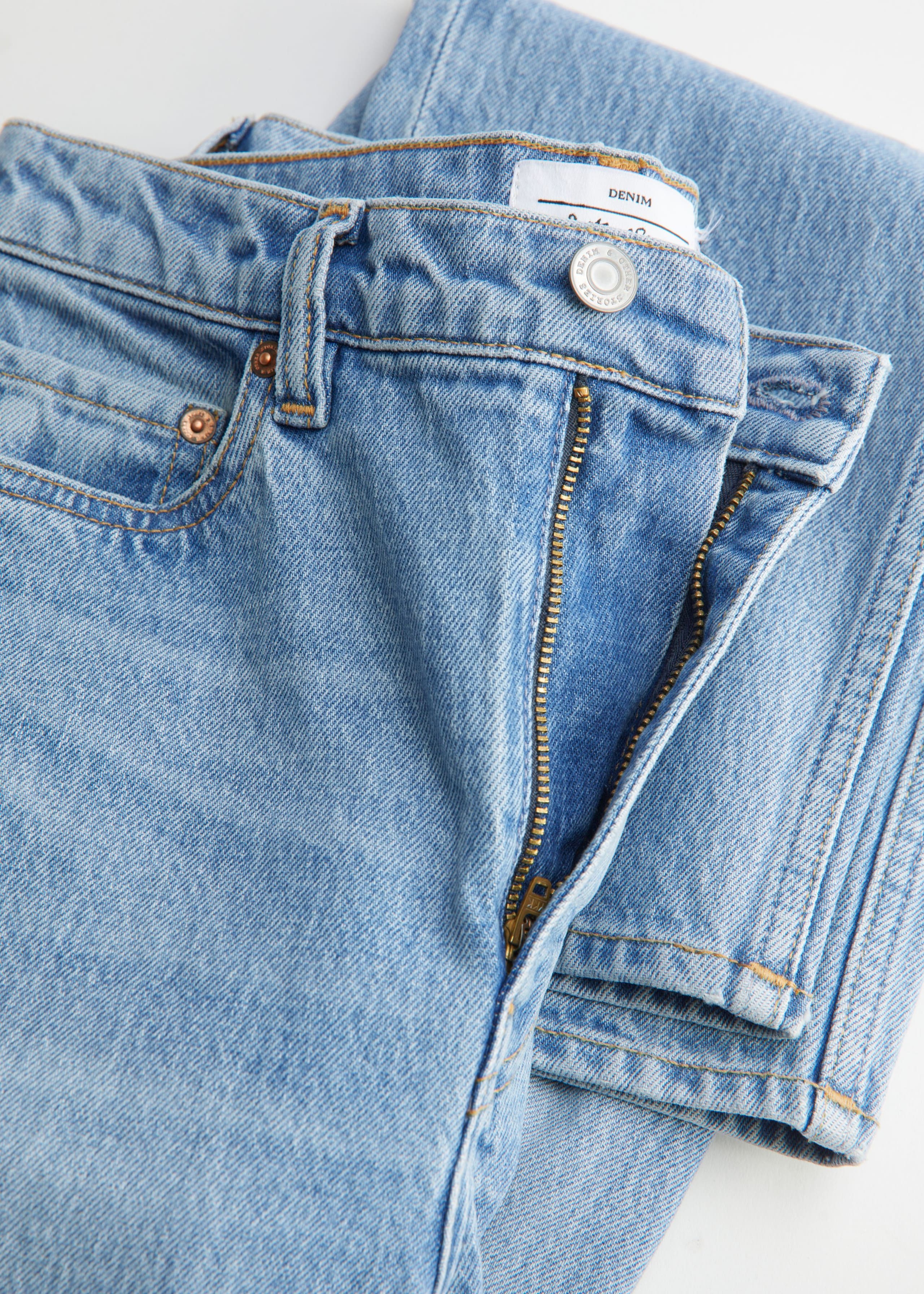 TaperedJeans - {{variantName}} - Detalle descriptivo