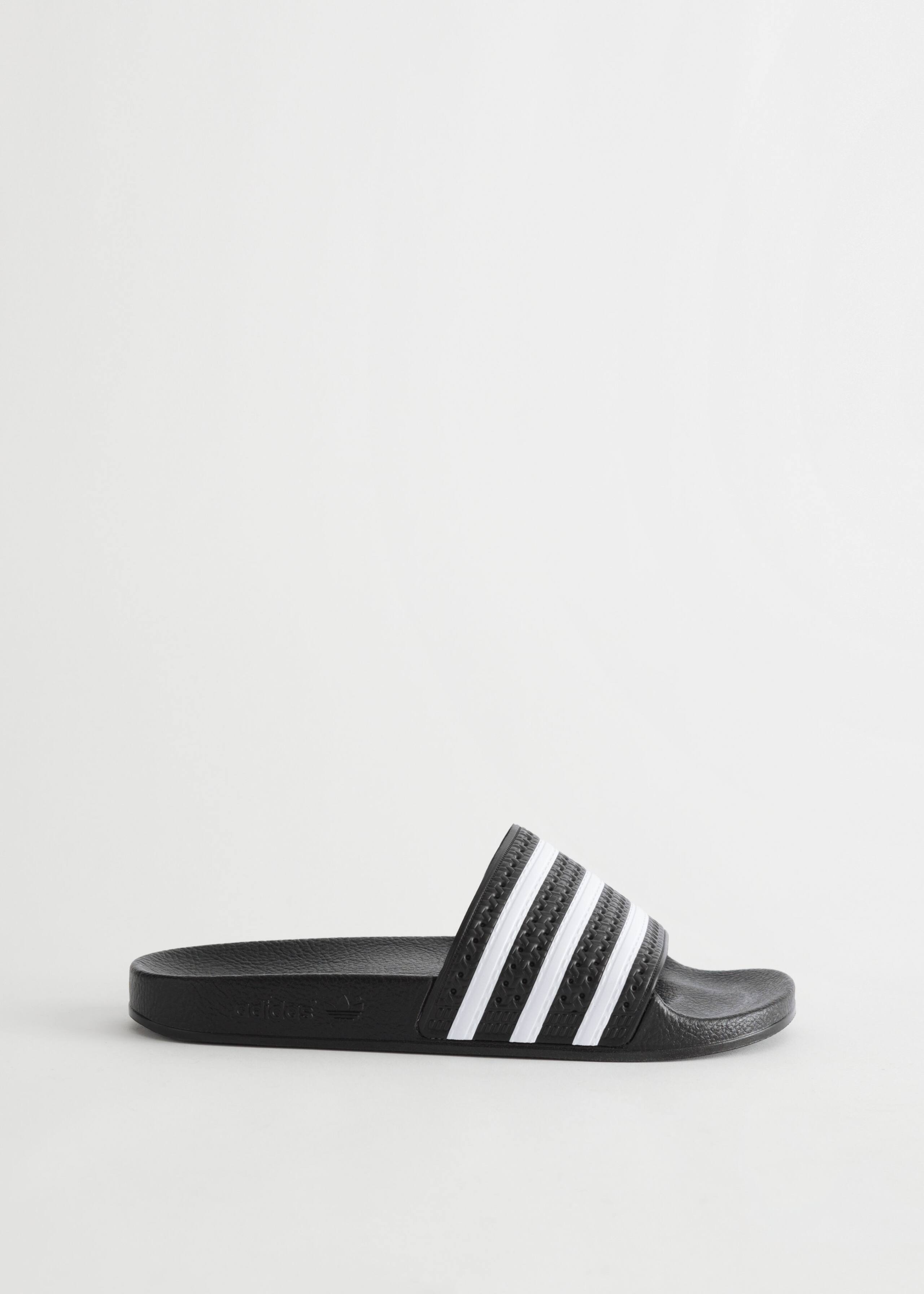 Adidas adilette slides - Adidas adilette - Bodegón