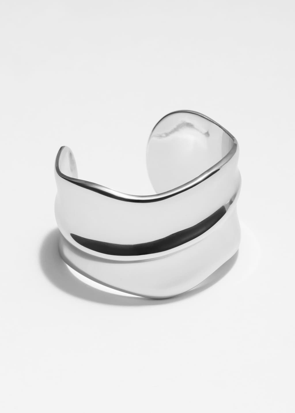Image of Bracciale rigido ondulato