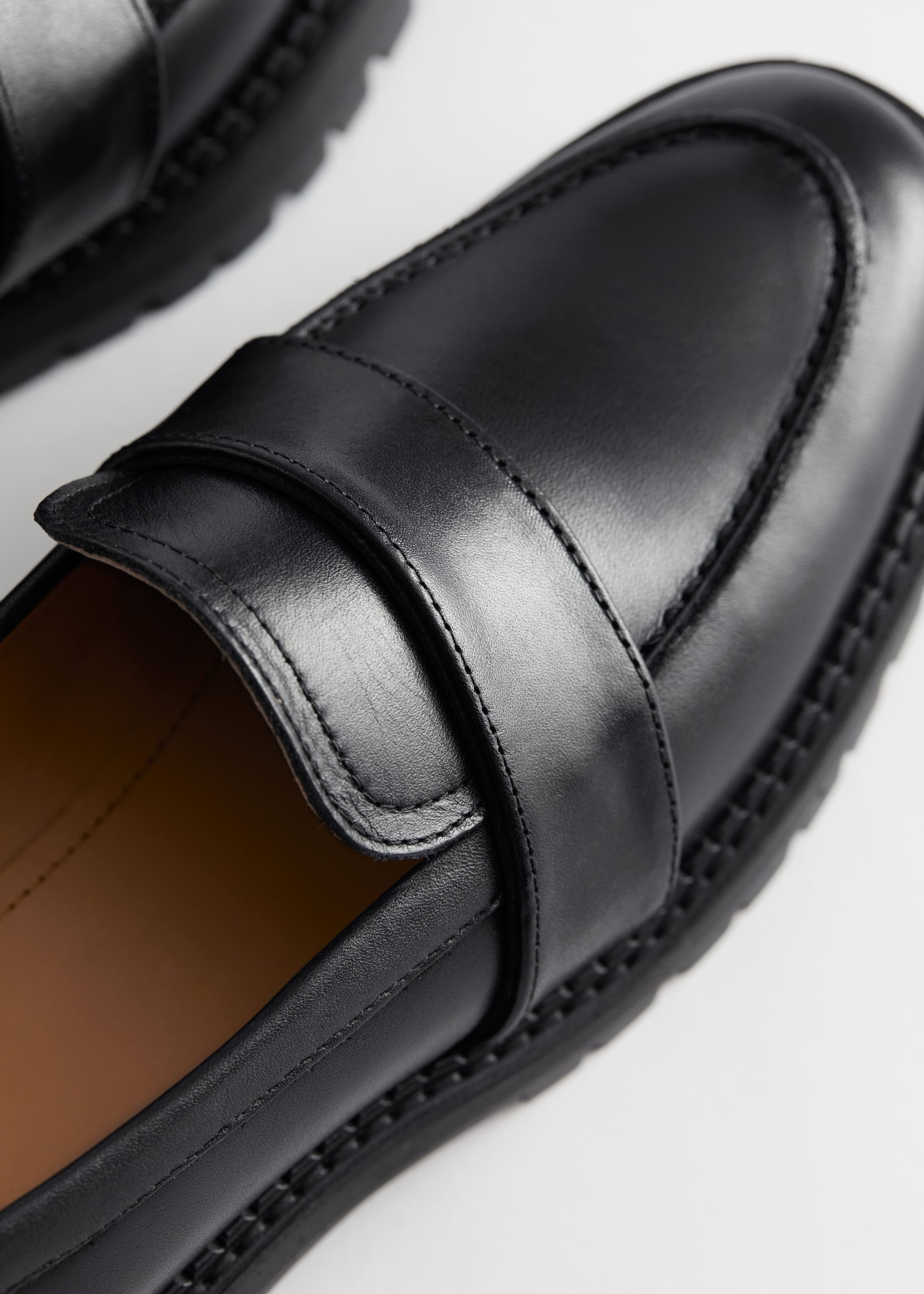 Chunky Leather Loafers - {{variantName}} - Descriptive Detail