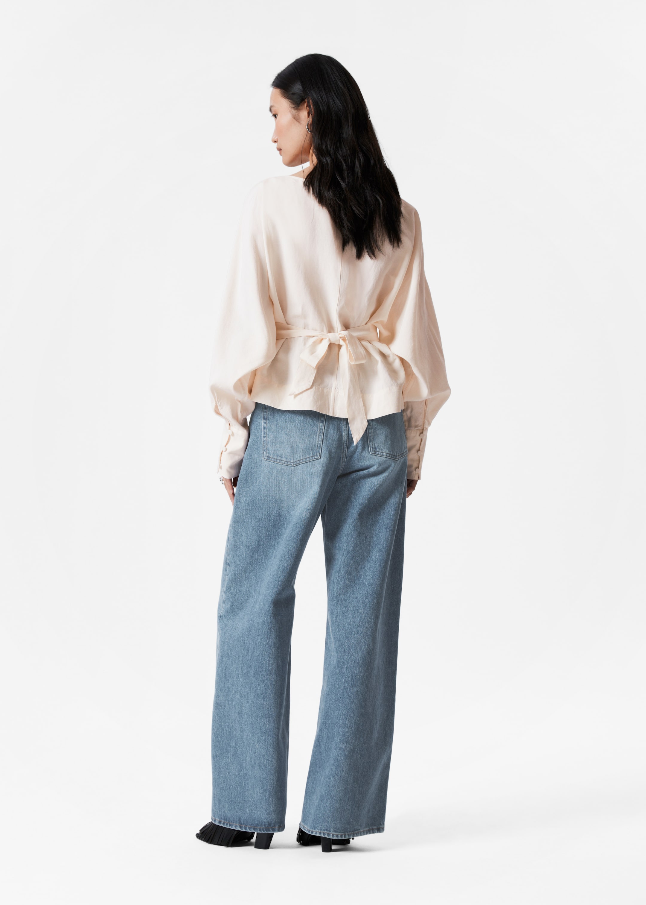 Visualizza immagine più grande: Blusa a pieghe con scollo a barchetta - Crema - DONNA | H&M IT 5