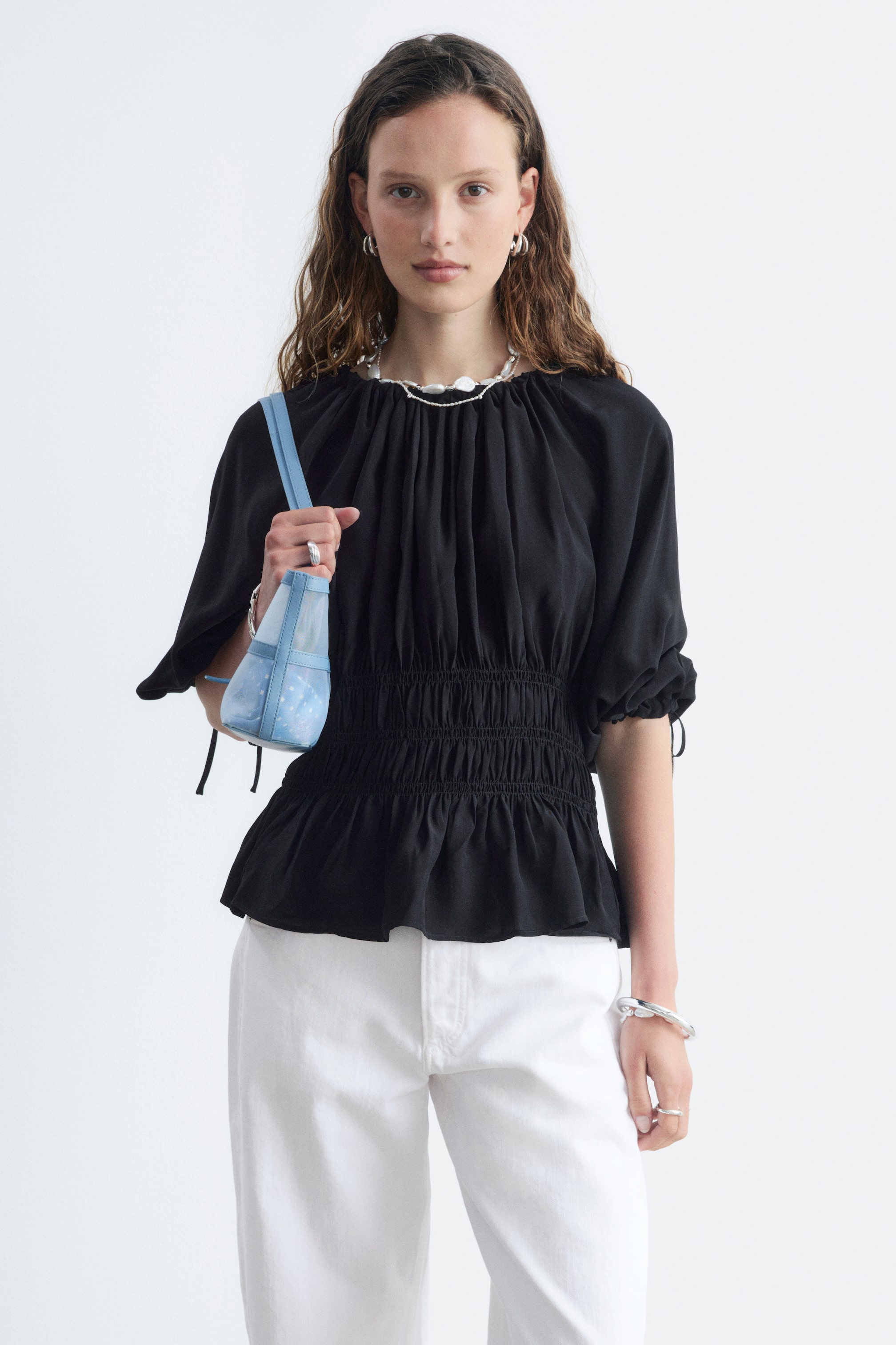 Größeres Bild anzeigen: Gesmokte Bluse - Schwarz - Ladies | H&M AT 1