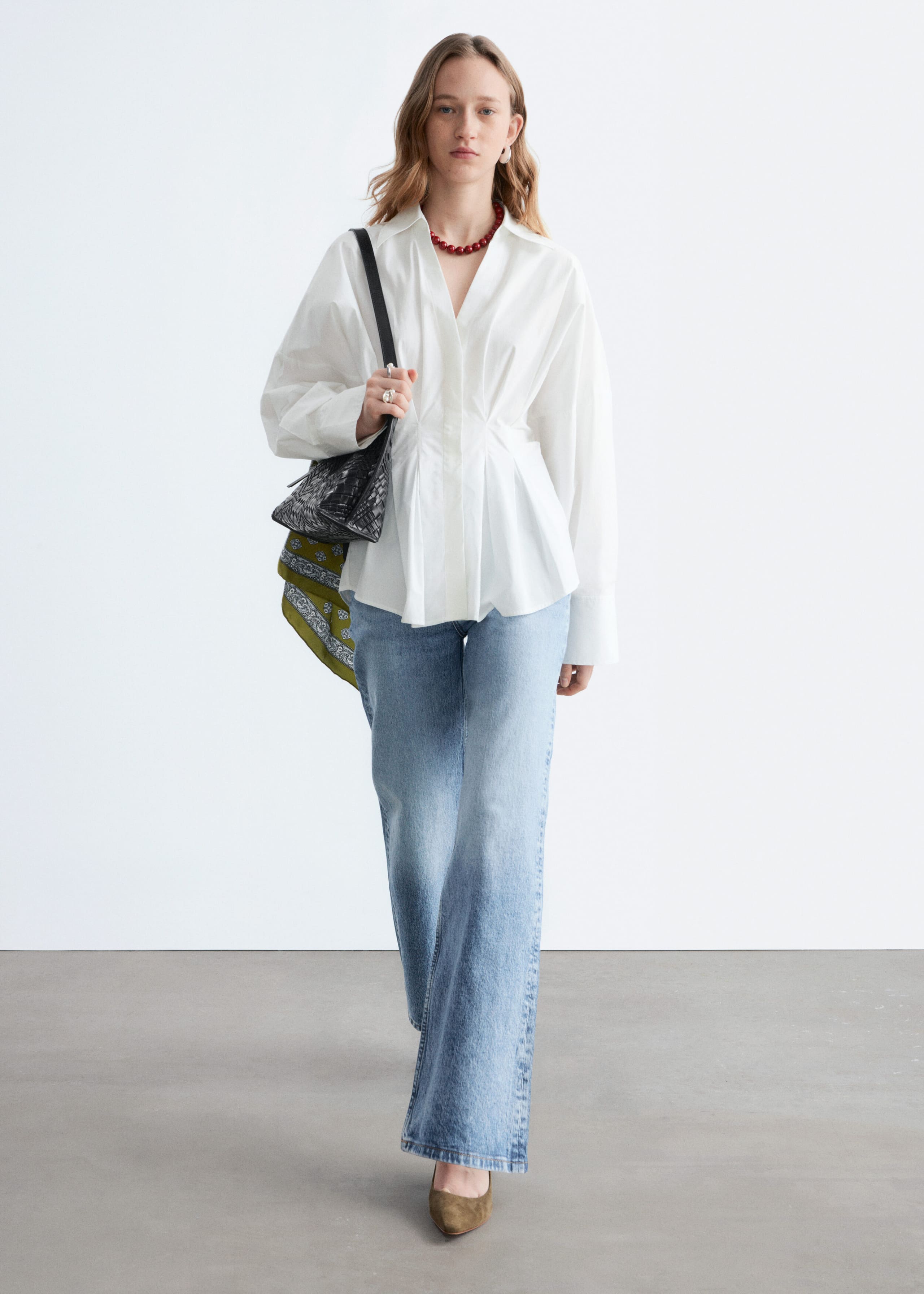 Image of Bawełniana koszula z dopasowaną talią