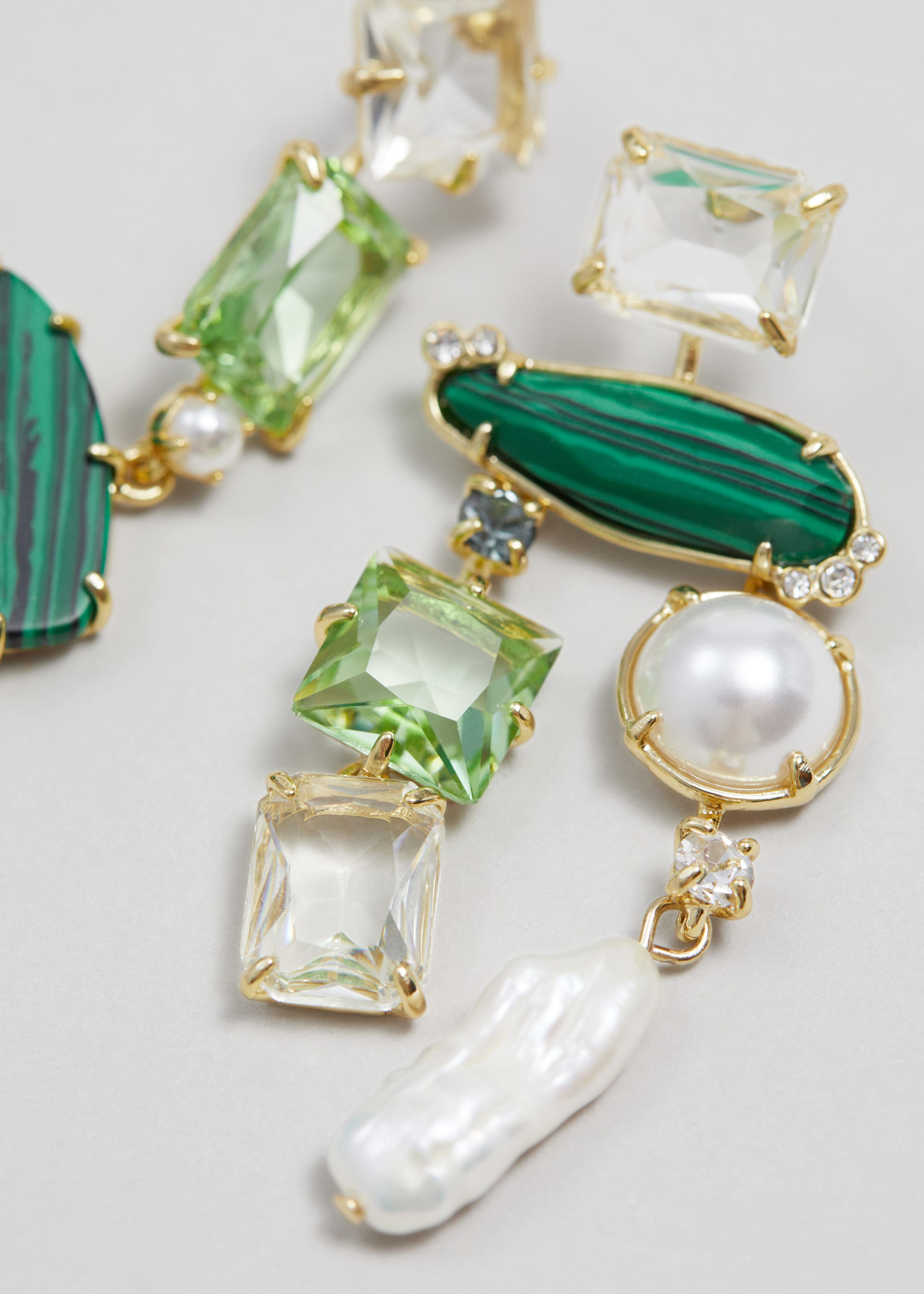 Rhinestone Pearl Hanging Earrings - {{variantName}} - Descriptive Detail