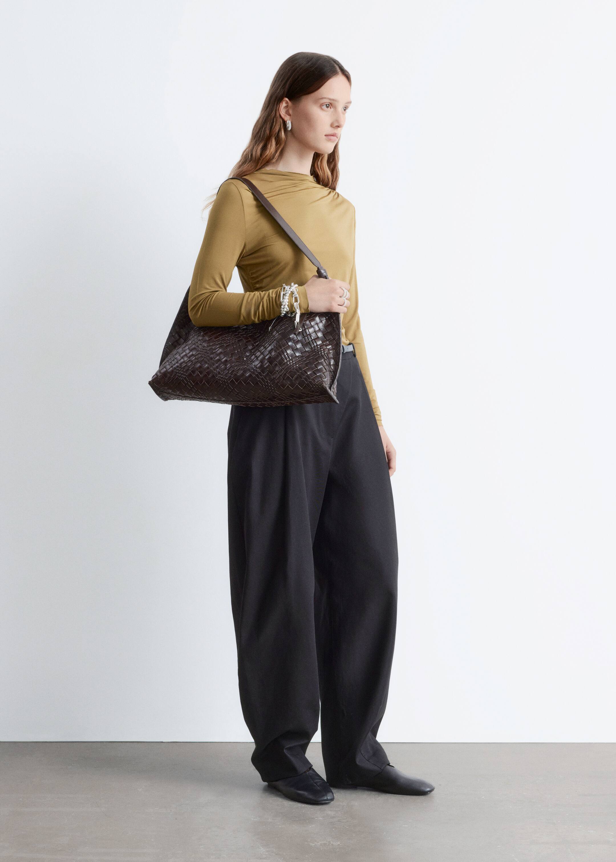 Ver imagen más grande: Pantalones de perneras de barril - Negro - MUJER | H&M ES 4