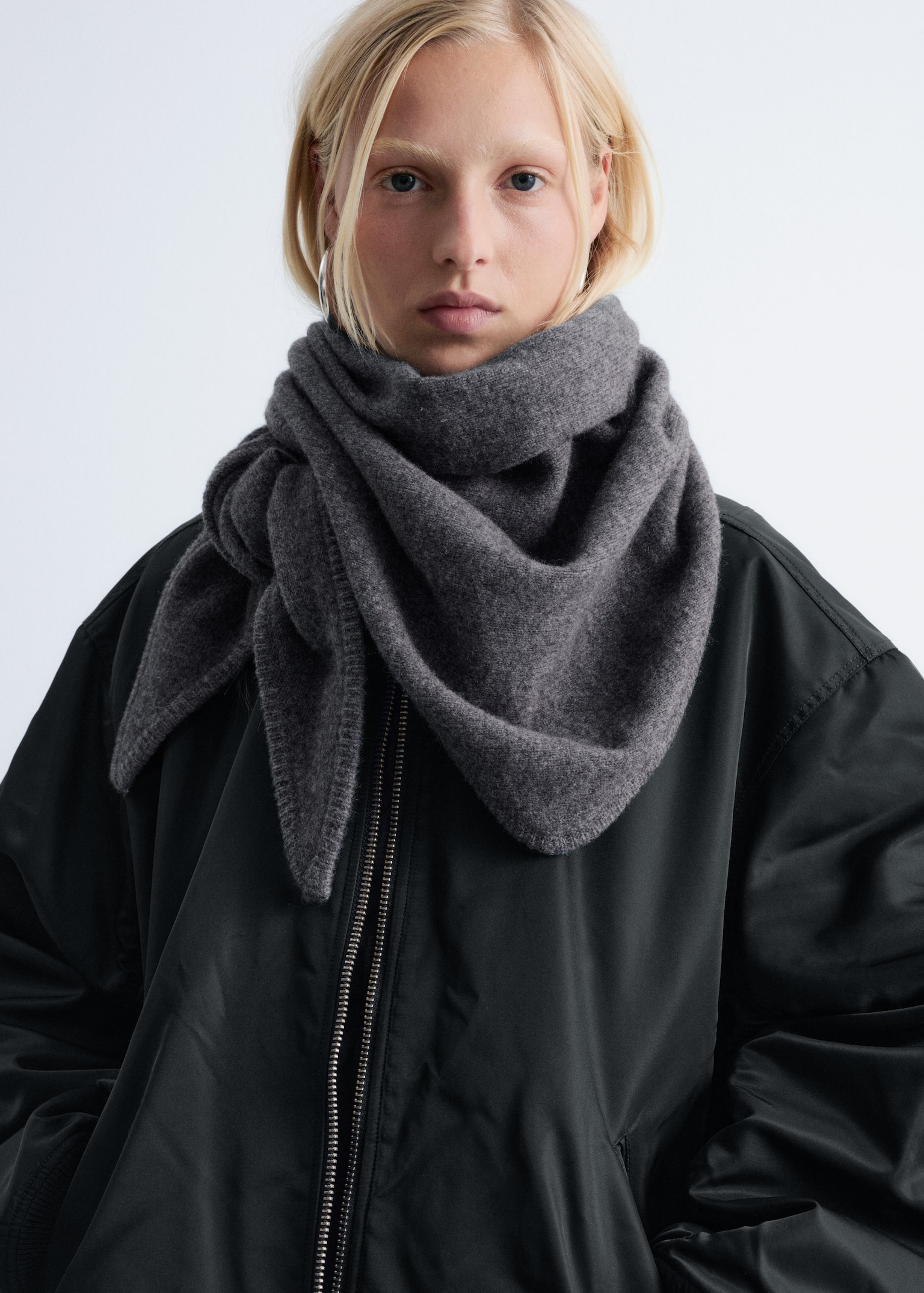 Wool Triangle Scarf - Grey Melange/Black