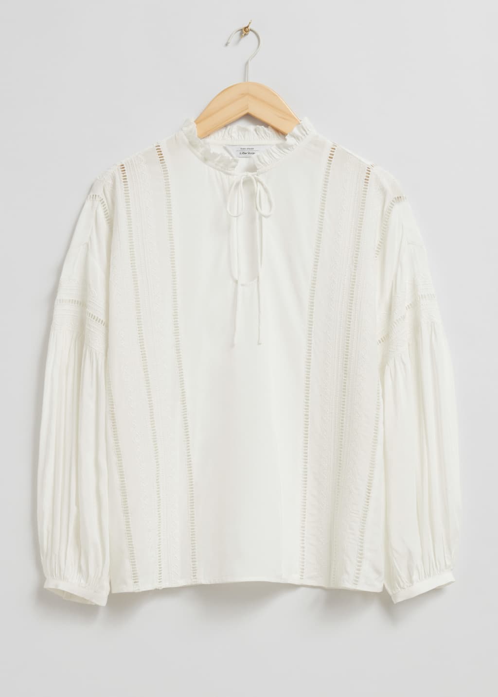 Relaxed Embroidery Blouse - Ivory - Still Life