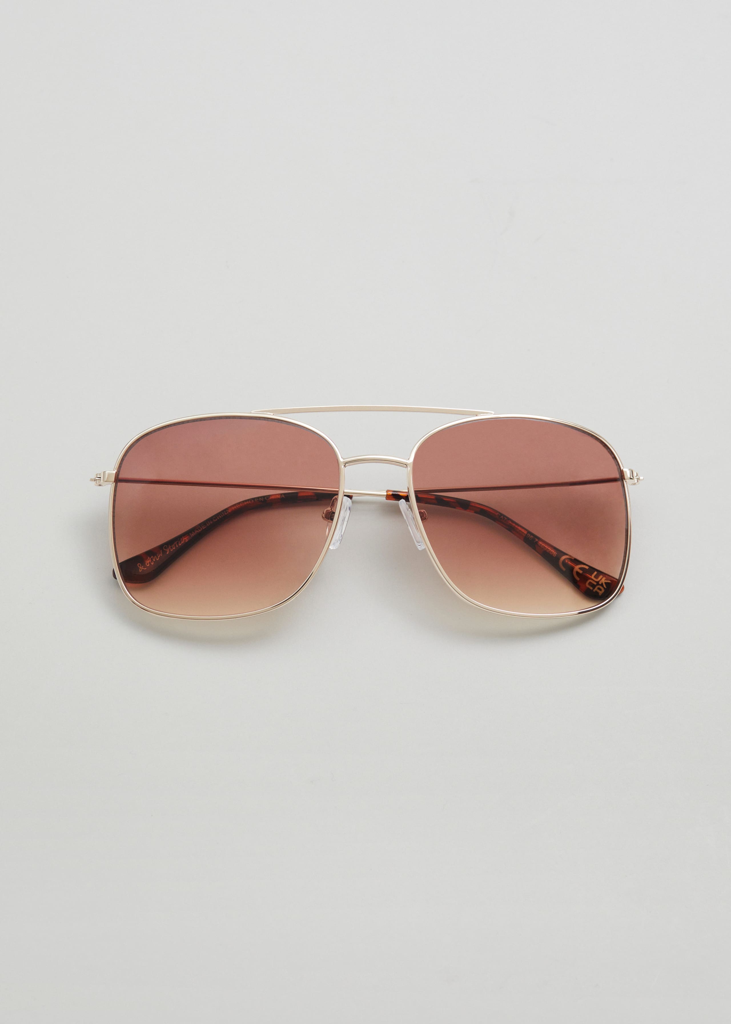 ClassicAviatorSunglasses - Gold - Natura morta