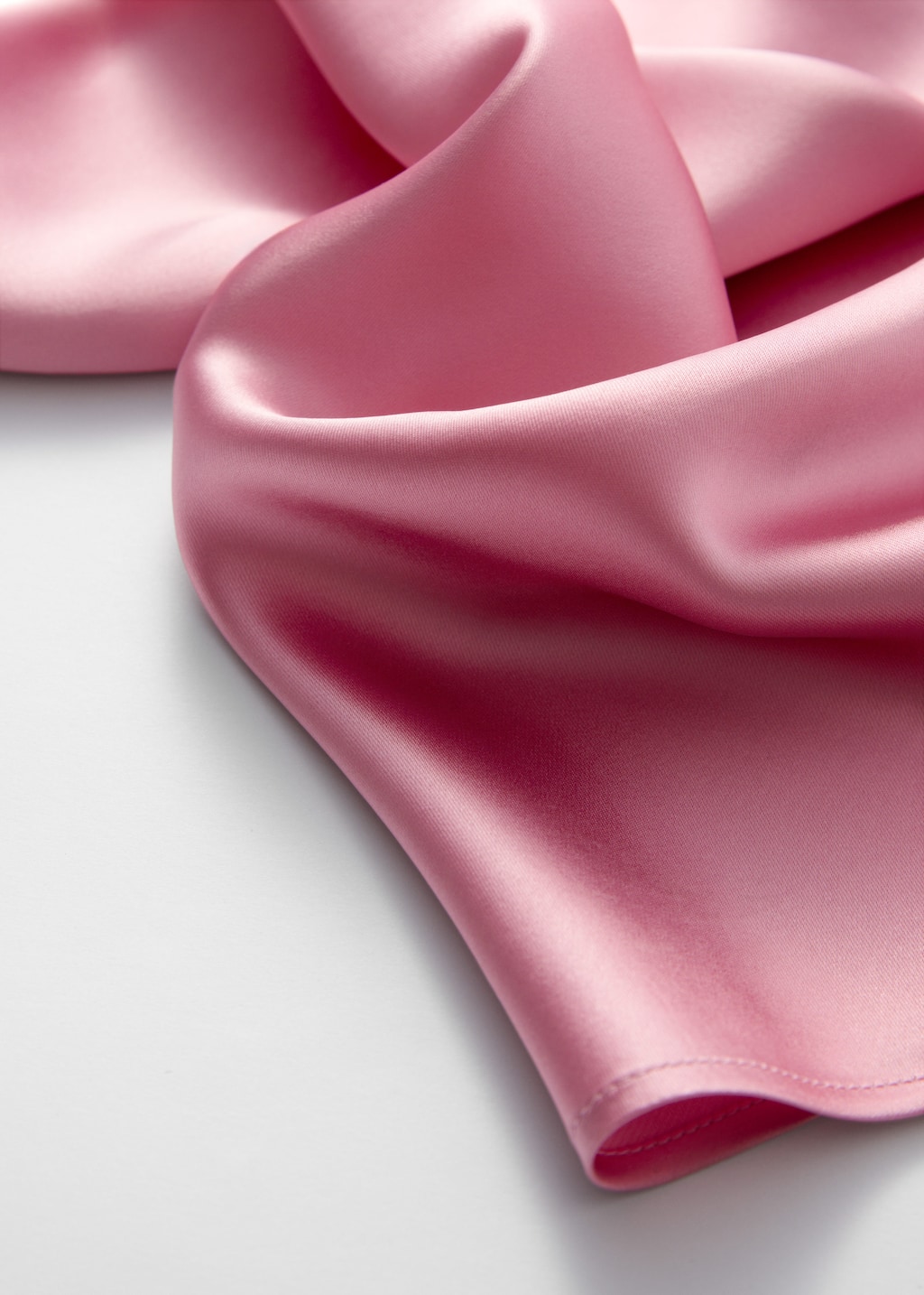 Robe midi en satin sans manches - {{variantName}} - Descriptive Detail