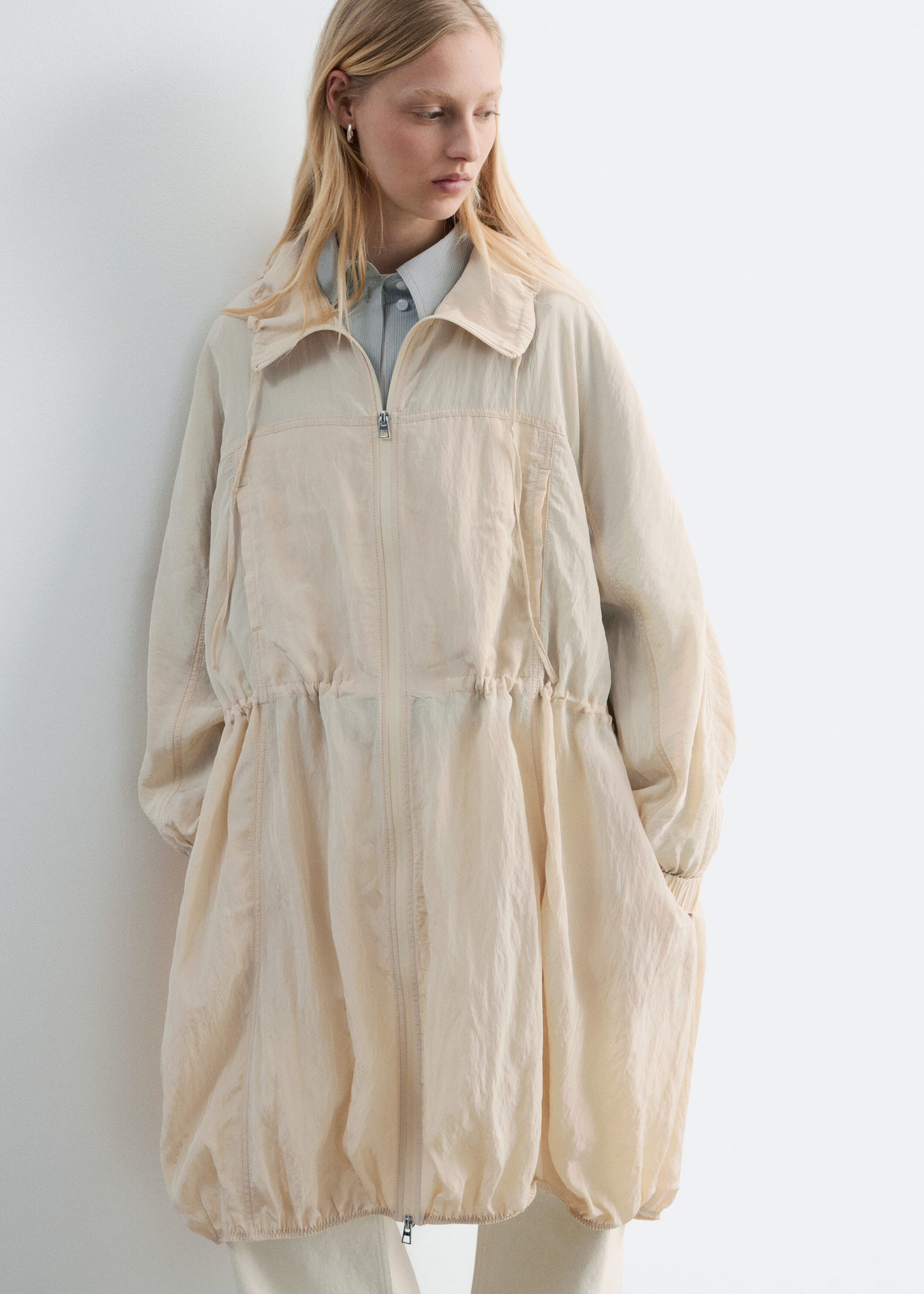 Image of Parka con cordón de ajuste