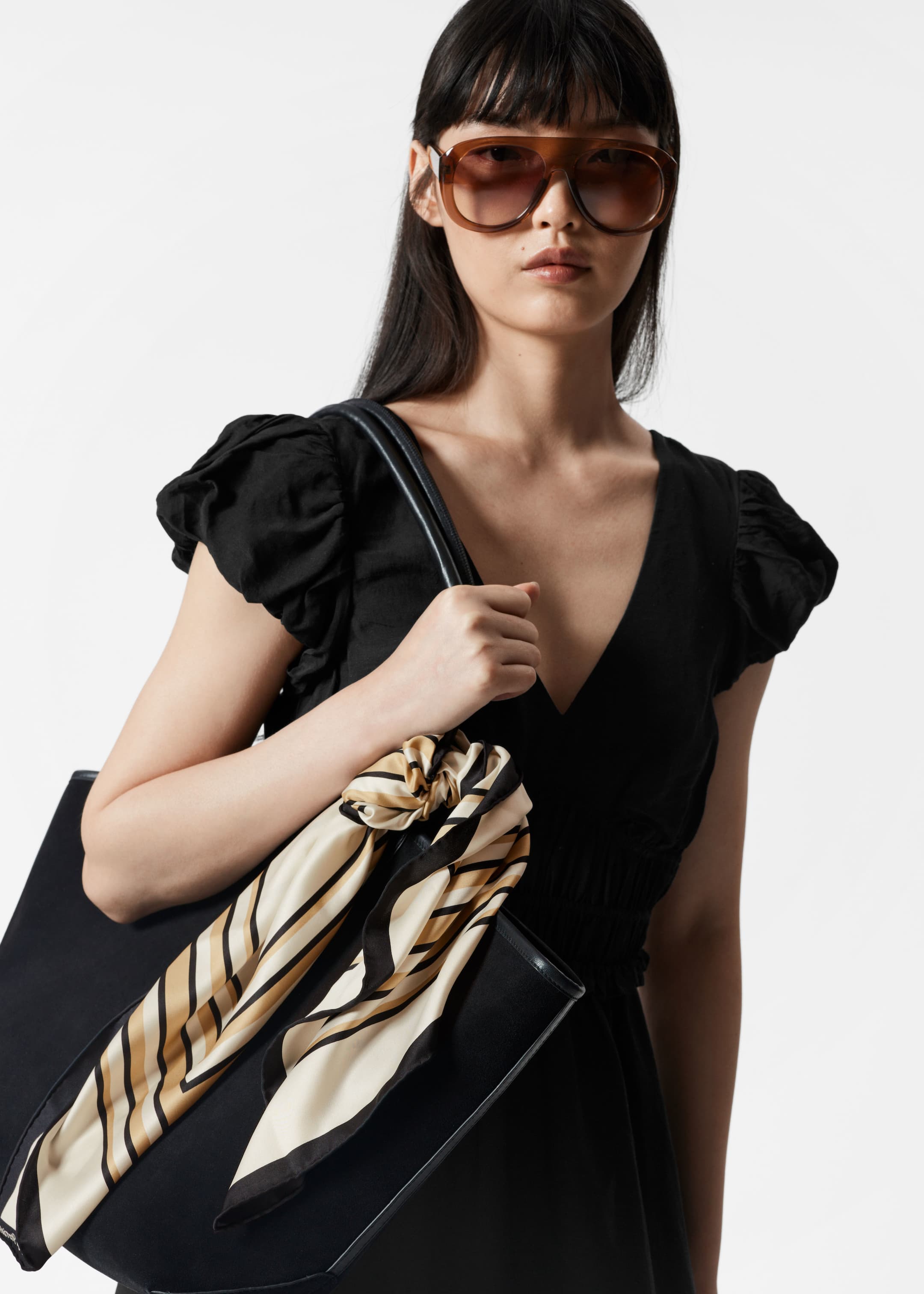 Vezi imaginea mai mare: Rochie midi cu mâneci bufante - Negru - FEMEI | H&M RO 2