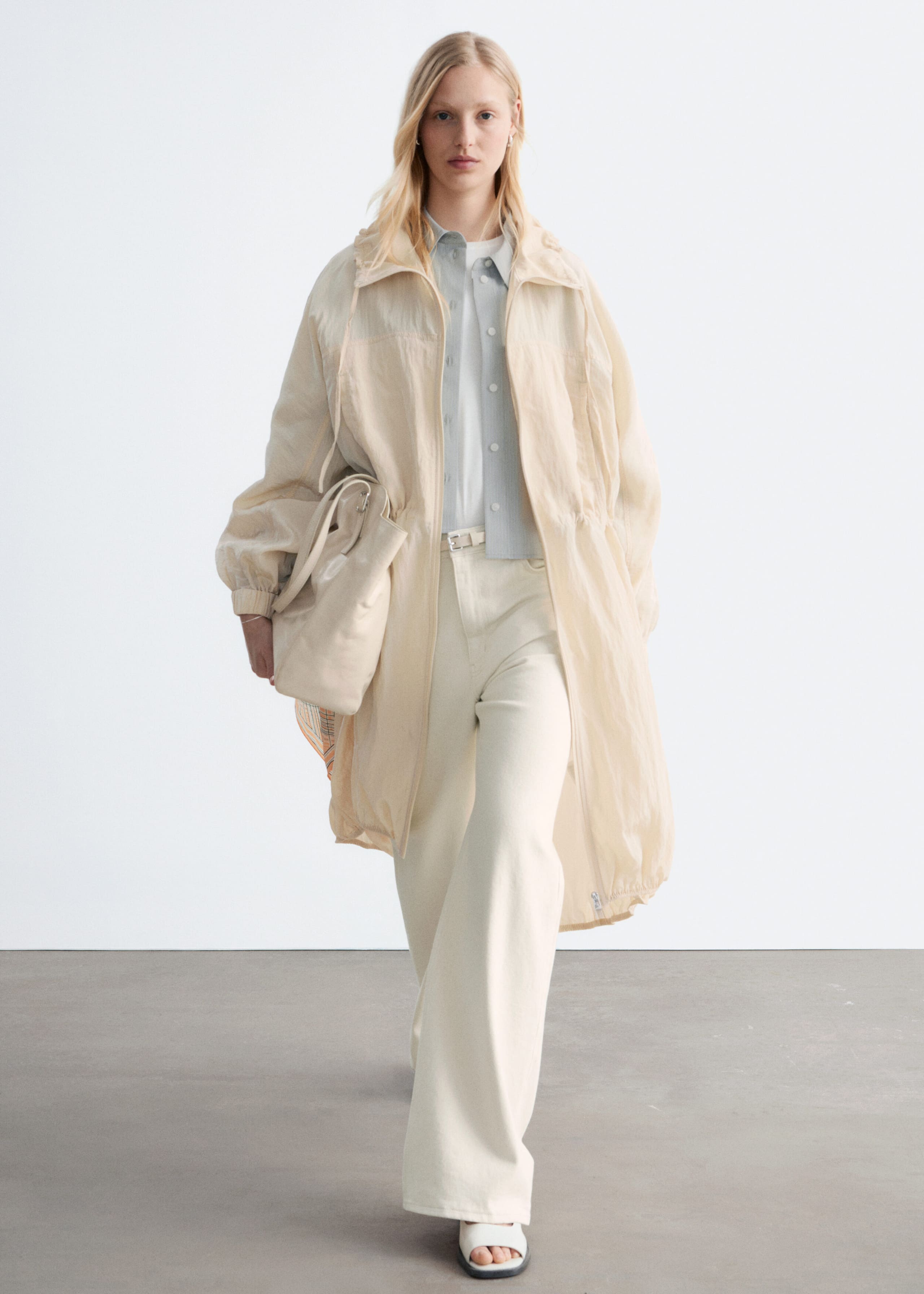 Image of Parka con cordón de ajuste