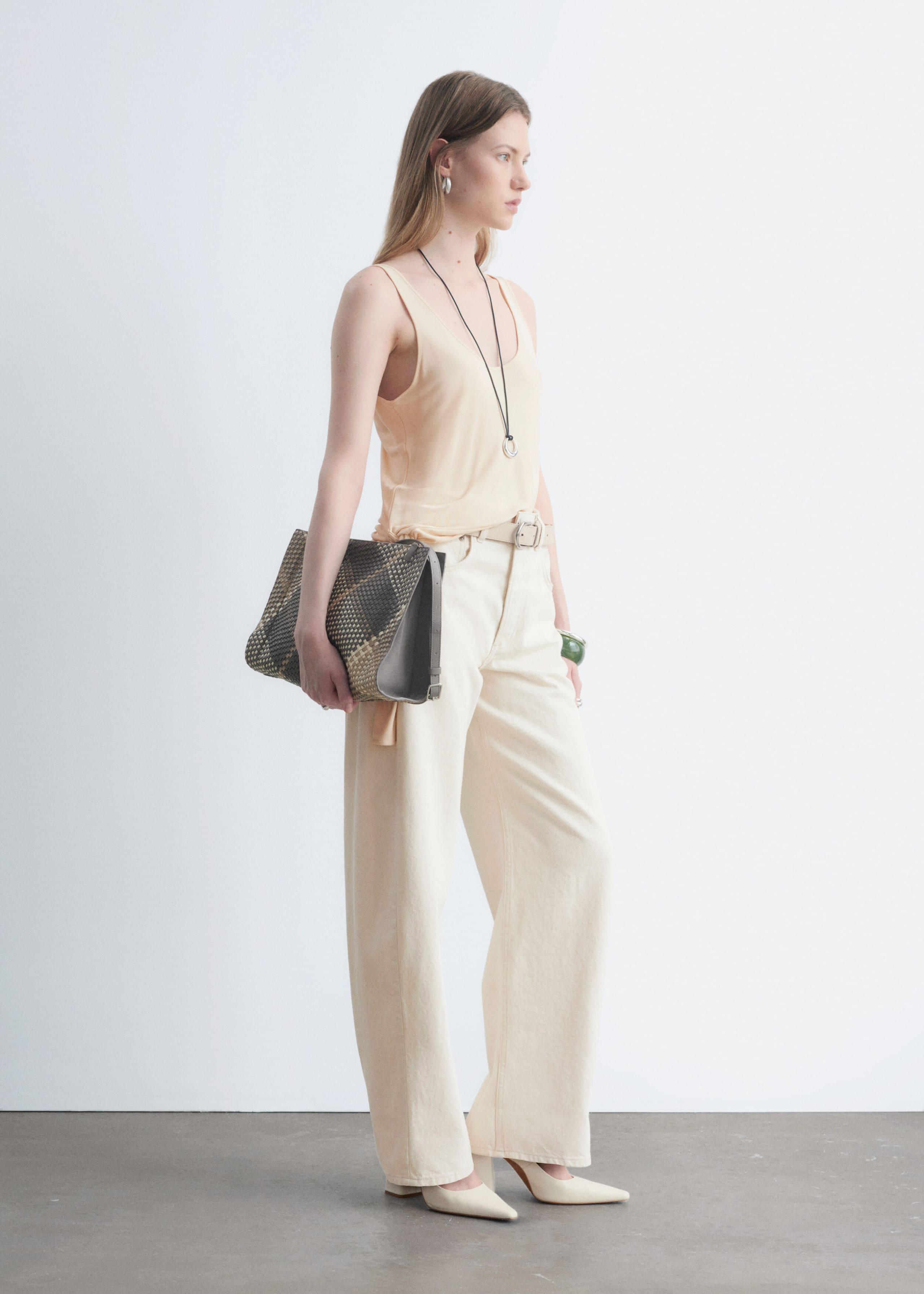 Barrel-Leg Jeans - Light Blue - Lookbook
