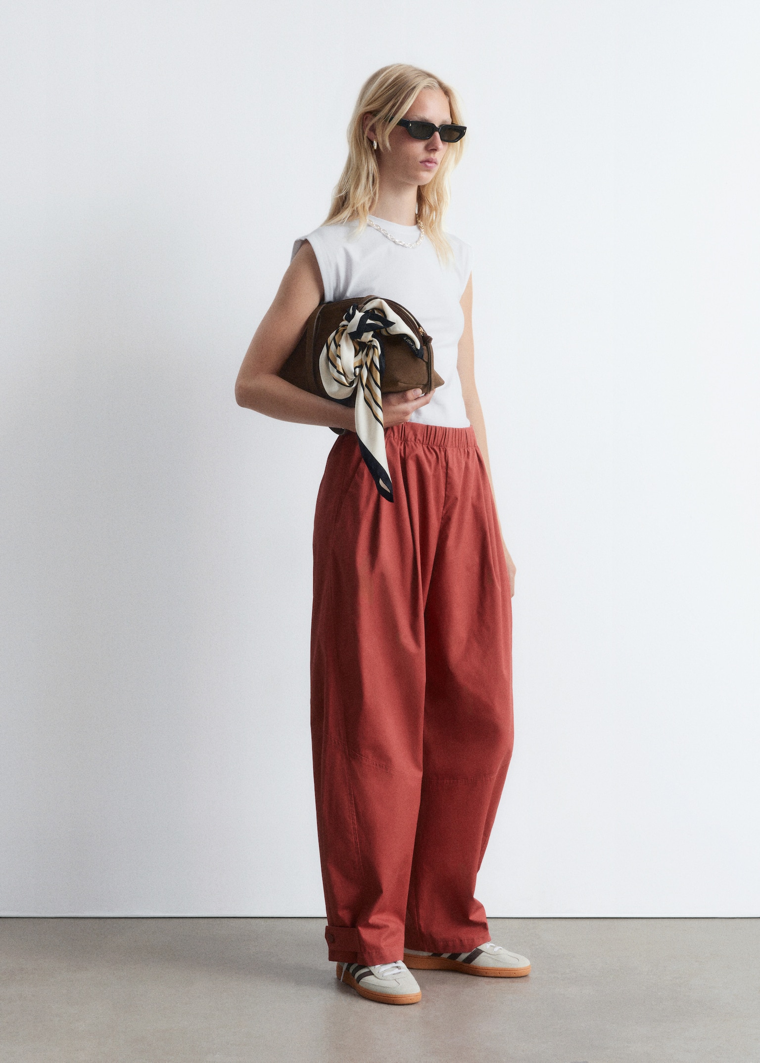 Pantalones tipo parachute de cintura elástica - Rojo oscuro