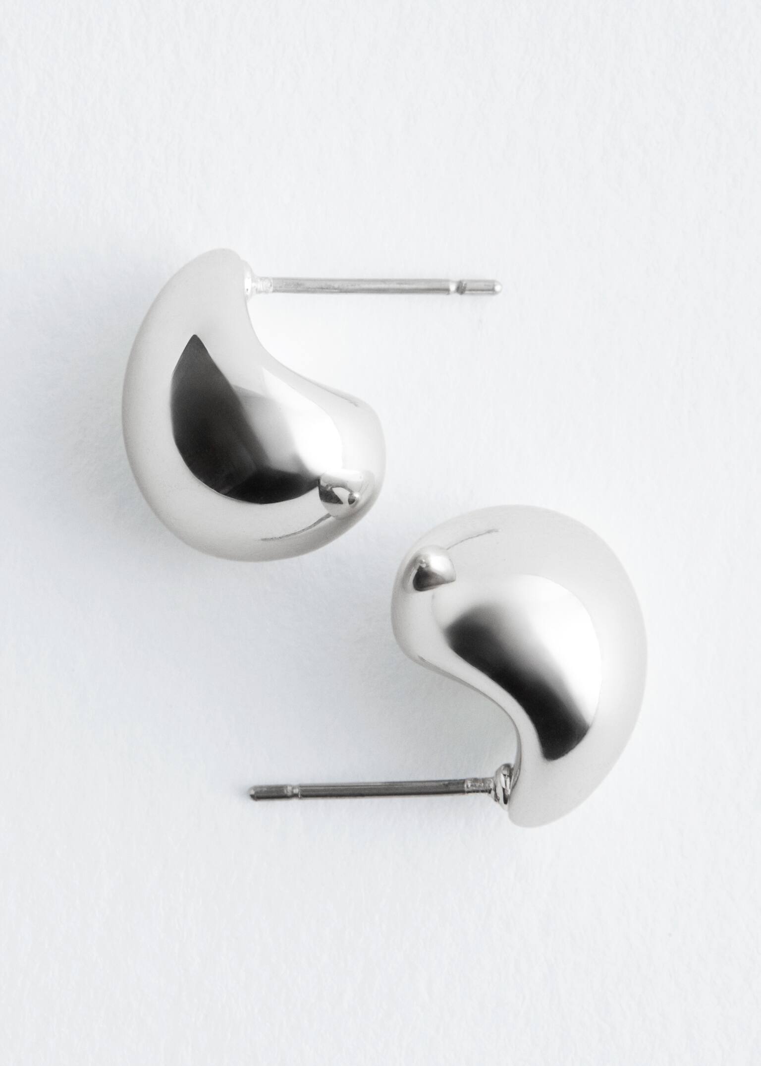 Curved Teardrop Earrings - כסוף - 2