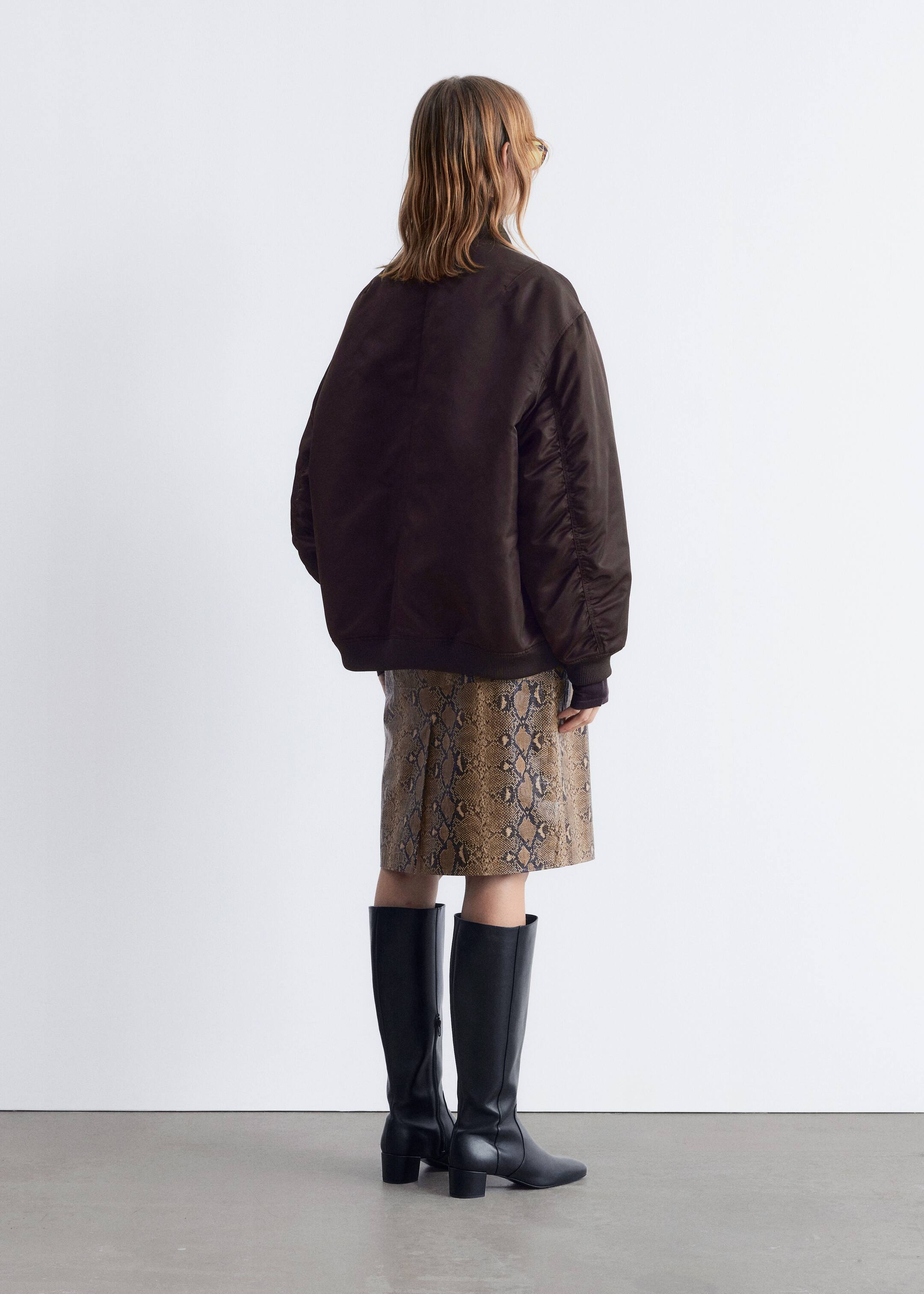 Nagyobb kép megtekintése: Hosszú bomberdzseki - Dark Brown - NŐI | H&M HU 7