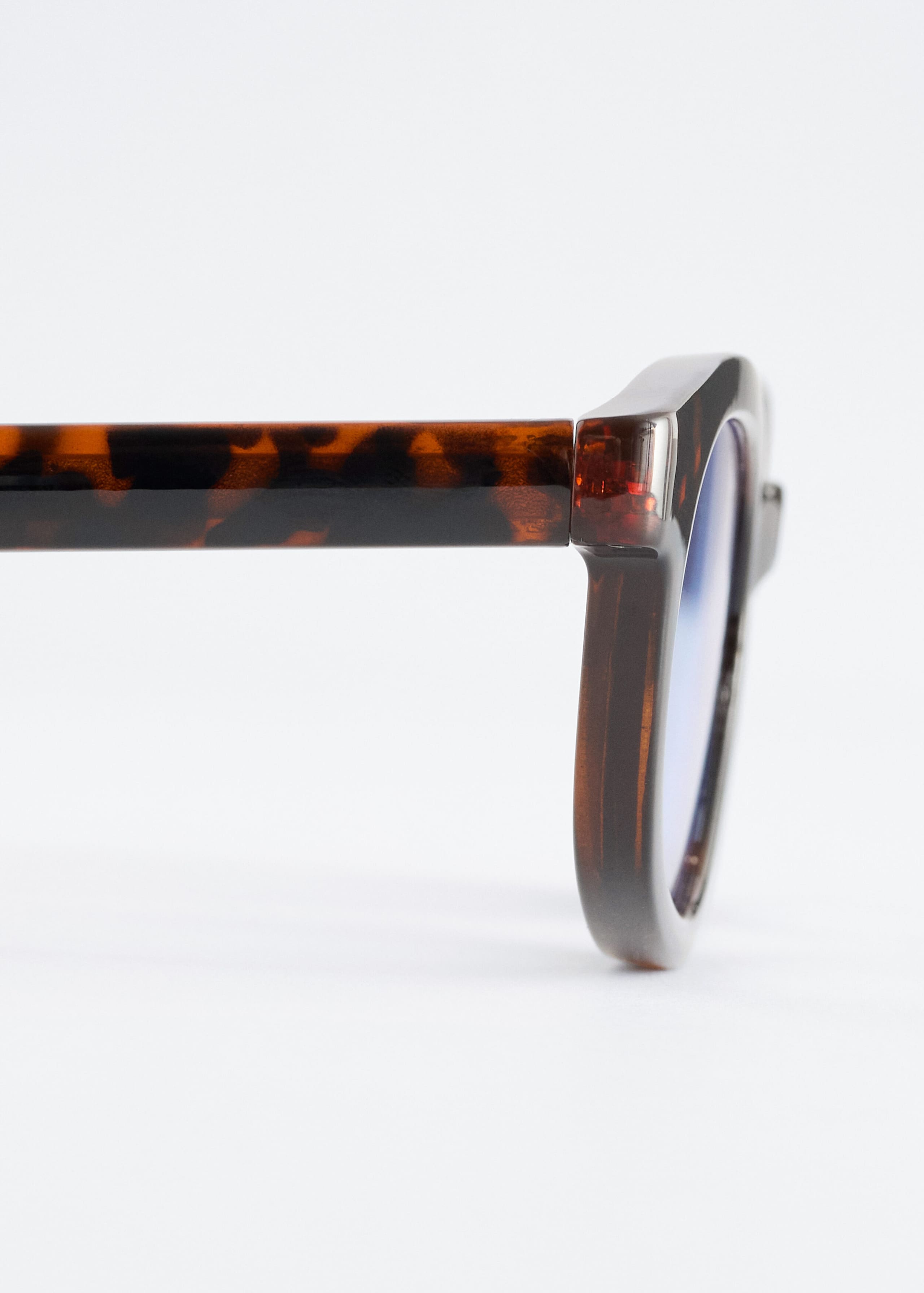 Narrow Rectangle Sunglasses - {{variantName}} - Descriptive Detail