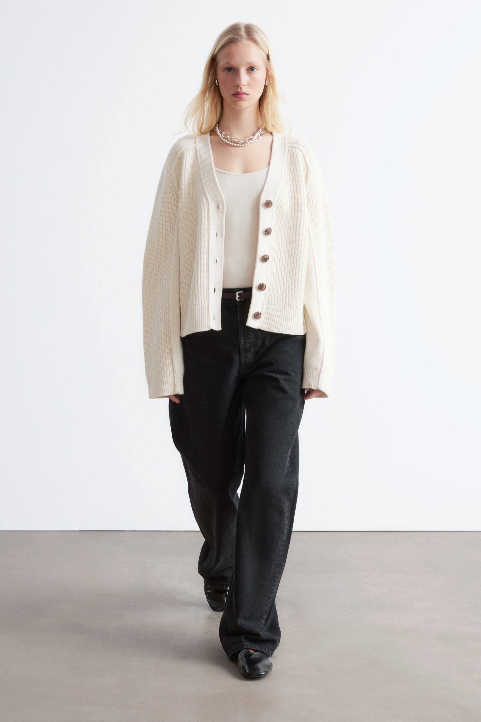 Cardigan en laine mérinos - Couleur crème/Noir - 5