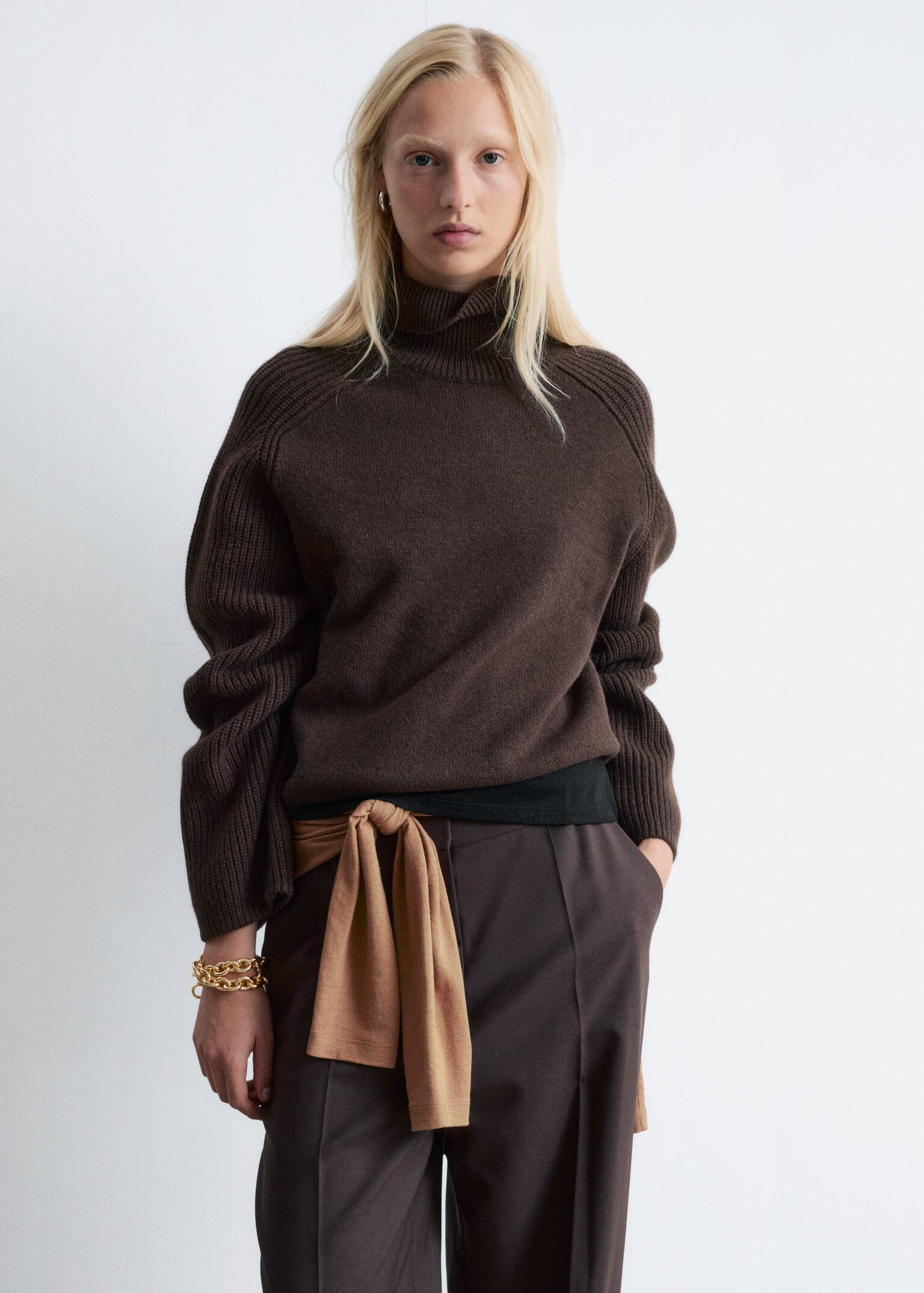 Boxy Turtleneck Jumper - Dark Brown/Dark Blue/Dark Grey - 3