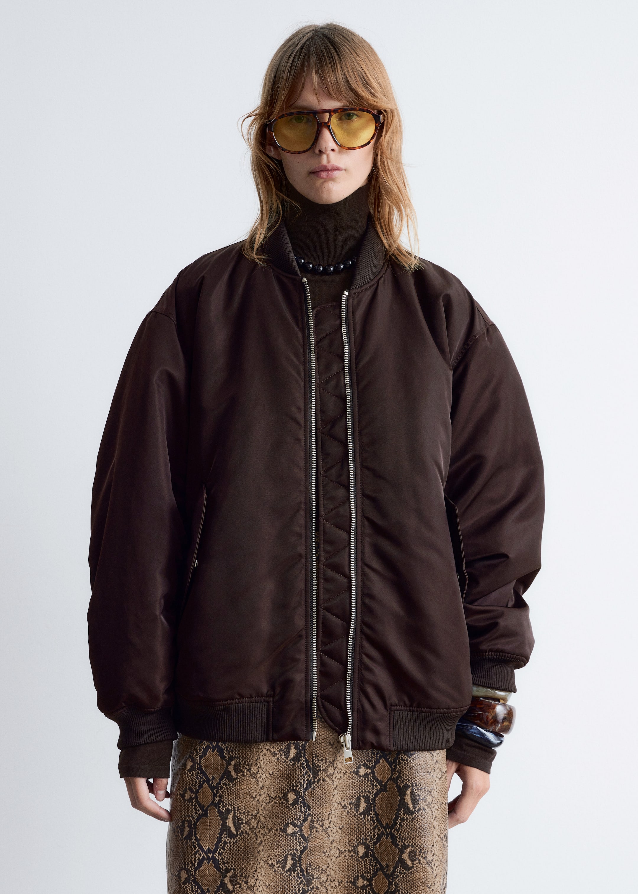 Nagyobb kép megtekintése: Hosszú bomberdzseki - Dark Brown - NŐI | H&M HU 3