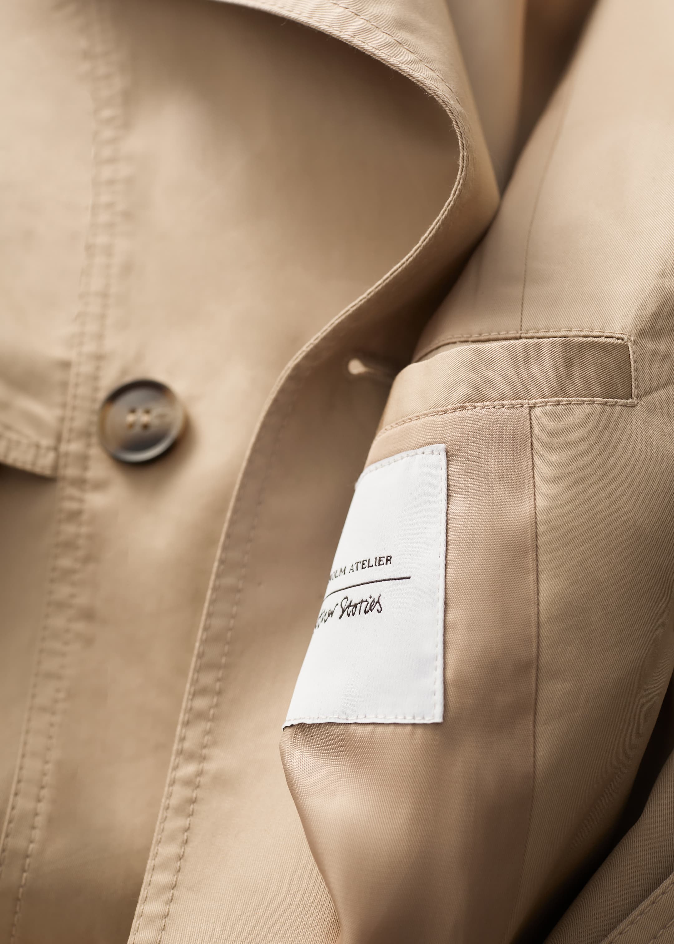 Visa större bild: Trenchcoat med skärp - Beige - DAM | H&M SE 3