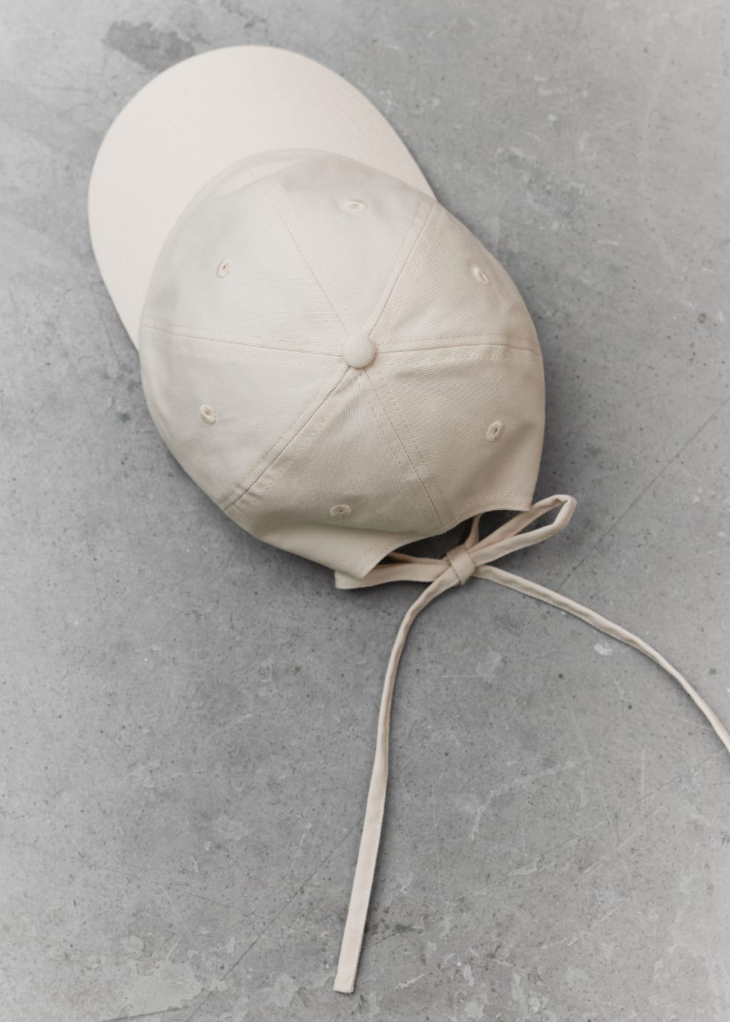 Image of Basebollkeps med rosett
