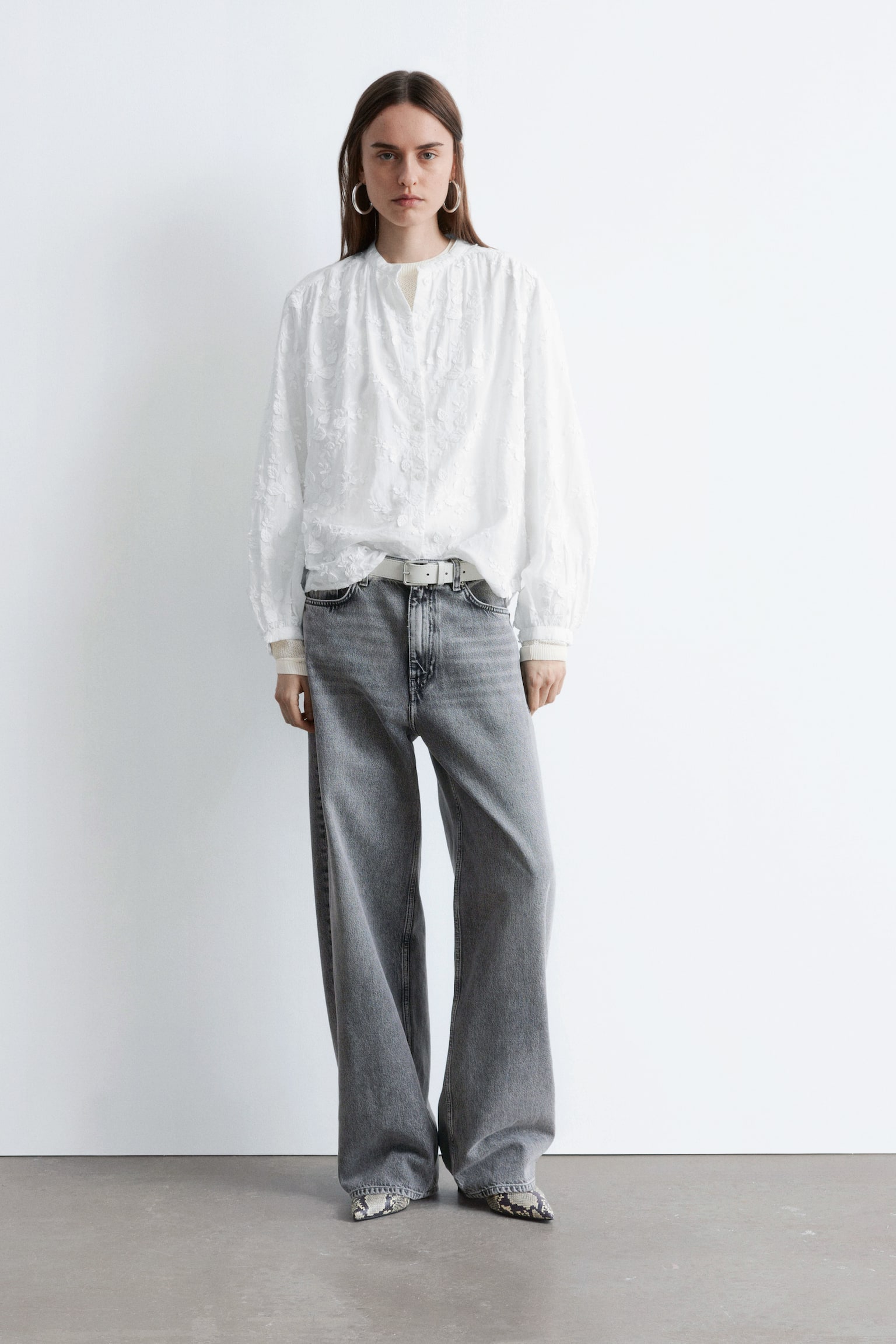 Voluminous Floral-Appliqué Blouse - 1