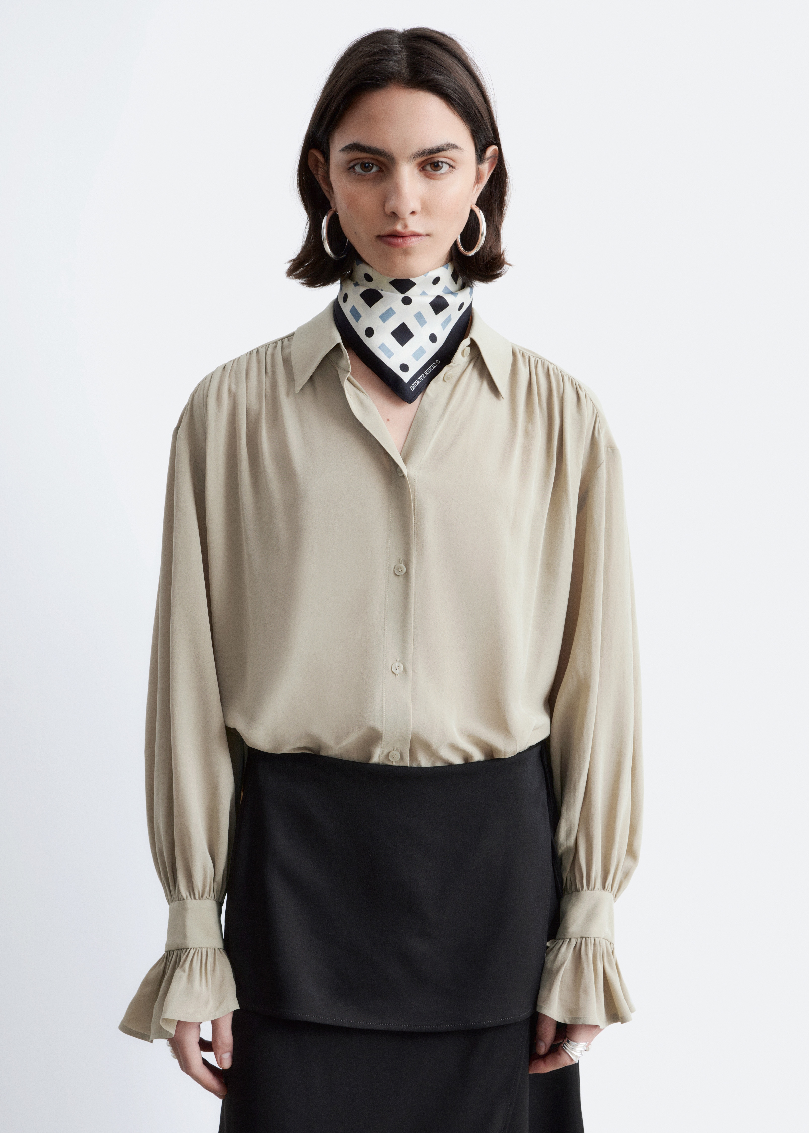 Camicetta con arricciature e lacci sul retro - Beige/Talpa scuro