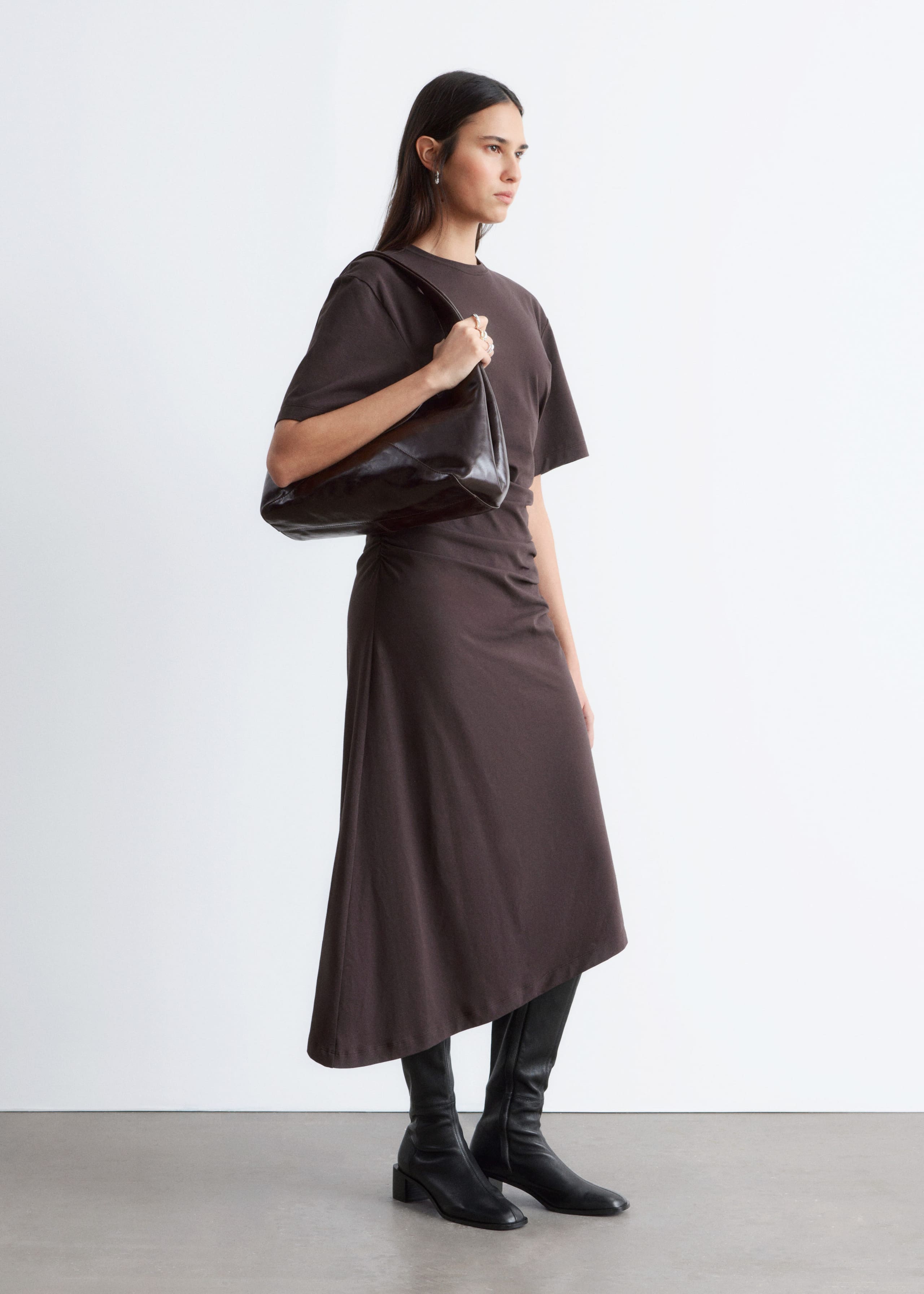 Image of Robe T-shirt midi asymétrique