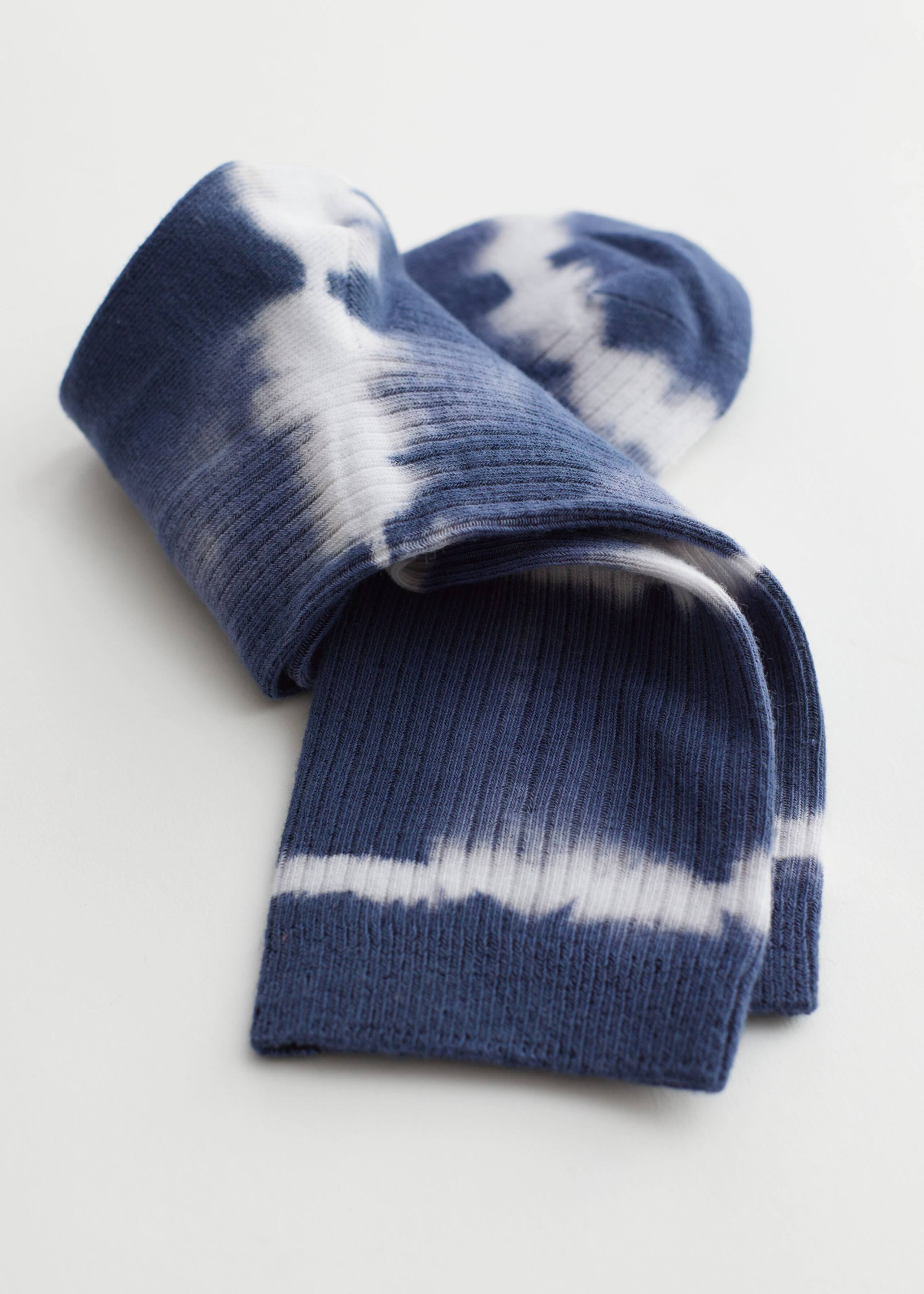 Ribbed Tie-Dye Socks - {{variantName}} - Descriptive Detail