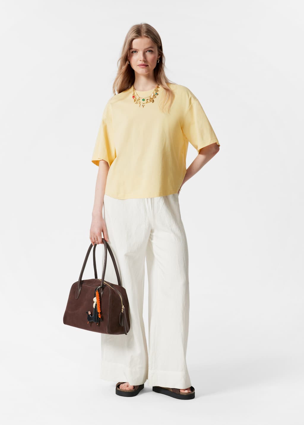 Boxy T-Shirt - Black - Lookbook