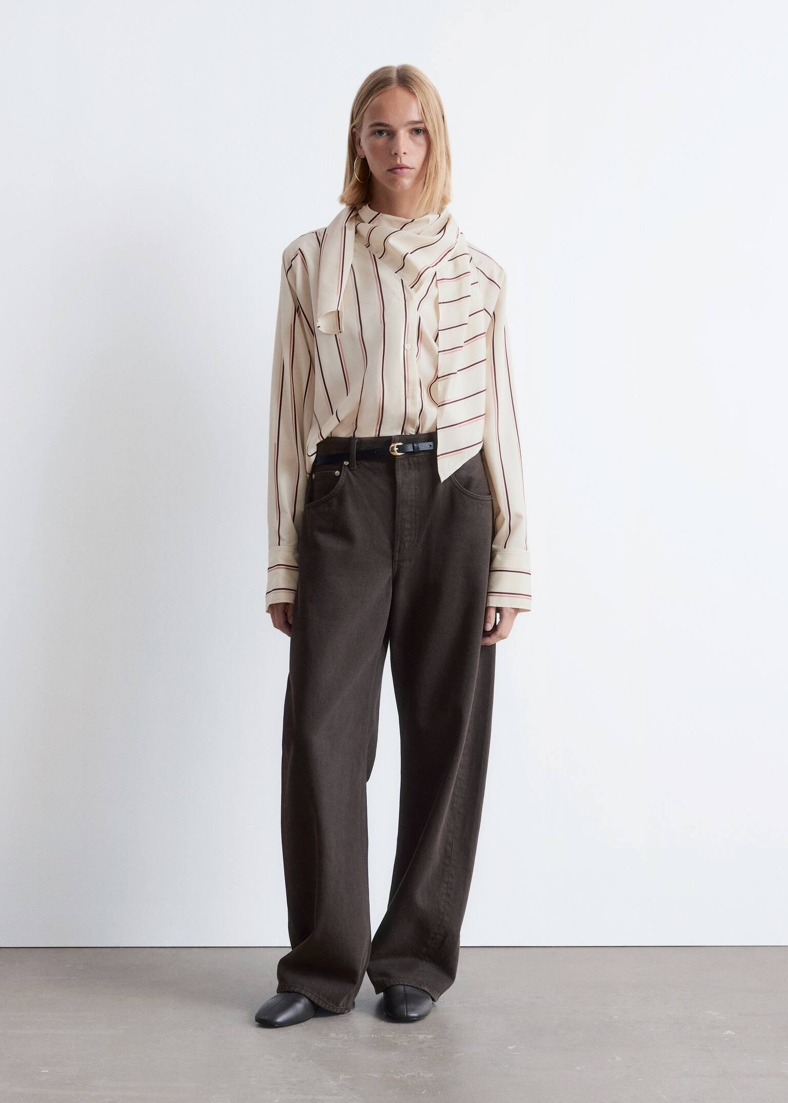 Skjorte med tørklæde - Beige striber/Mørkerød - 6