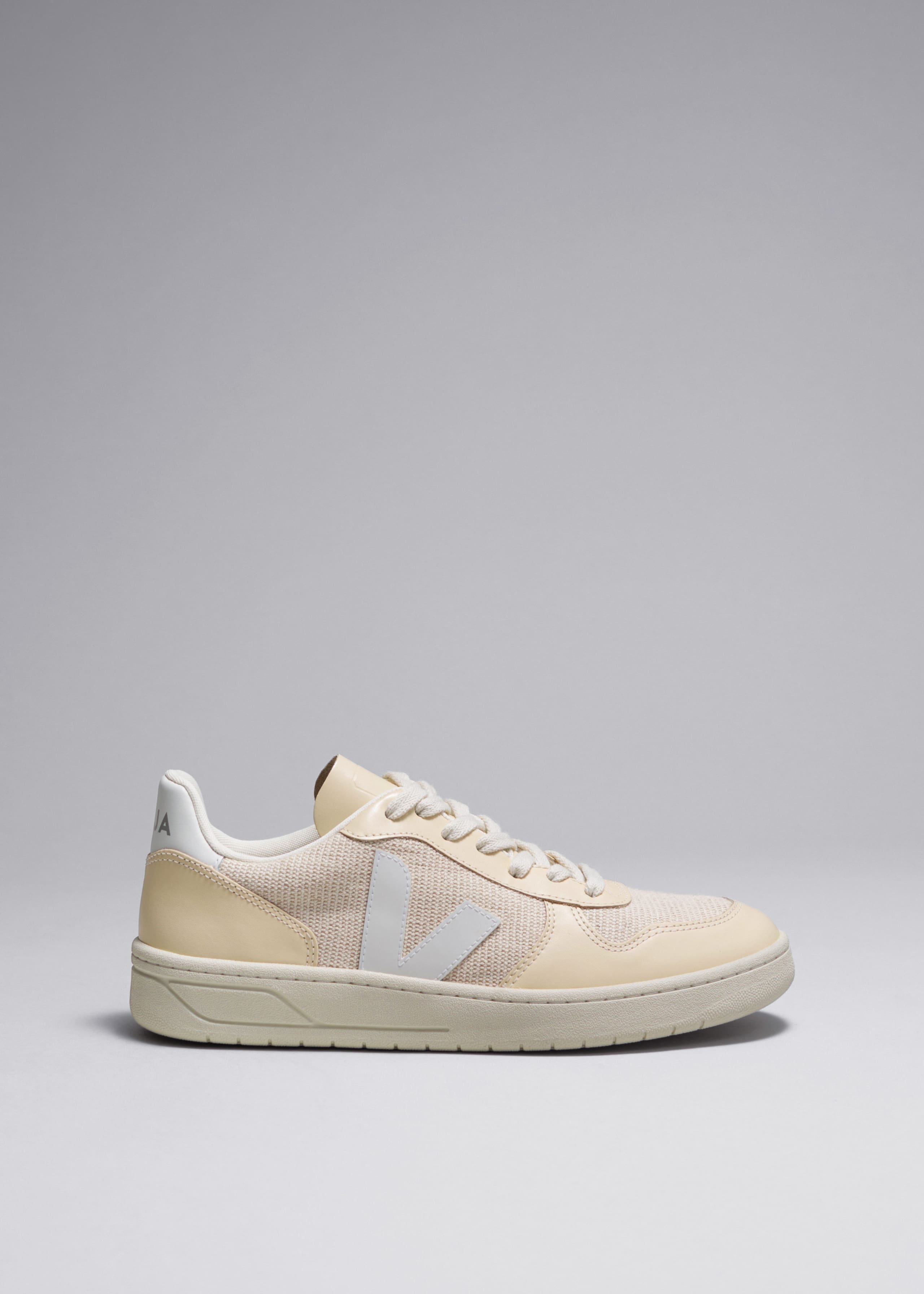 Image of Veja V-10 Sneaker