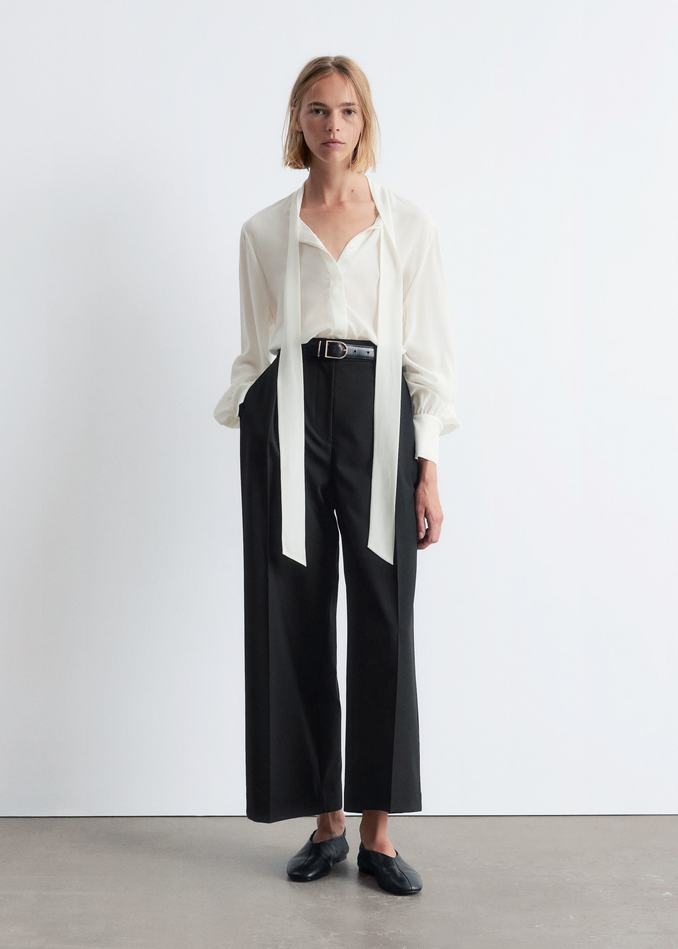 Grösseres Bild ansehen: Elegante Bügelfaltenhose - Schwarz - DAMEN | H&M CH 1