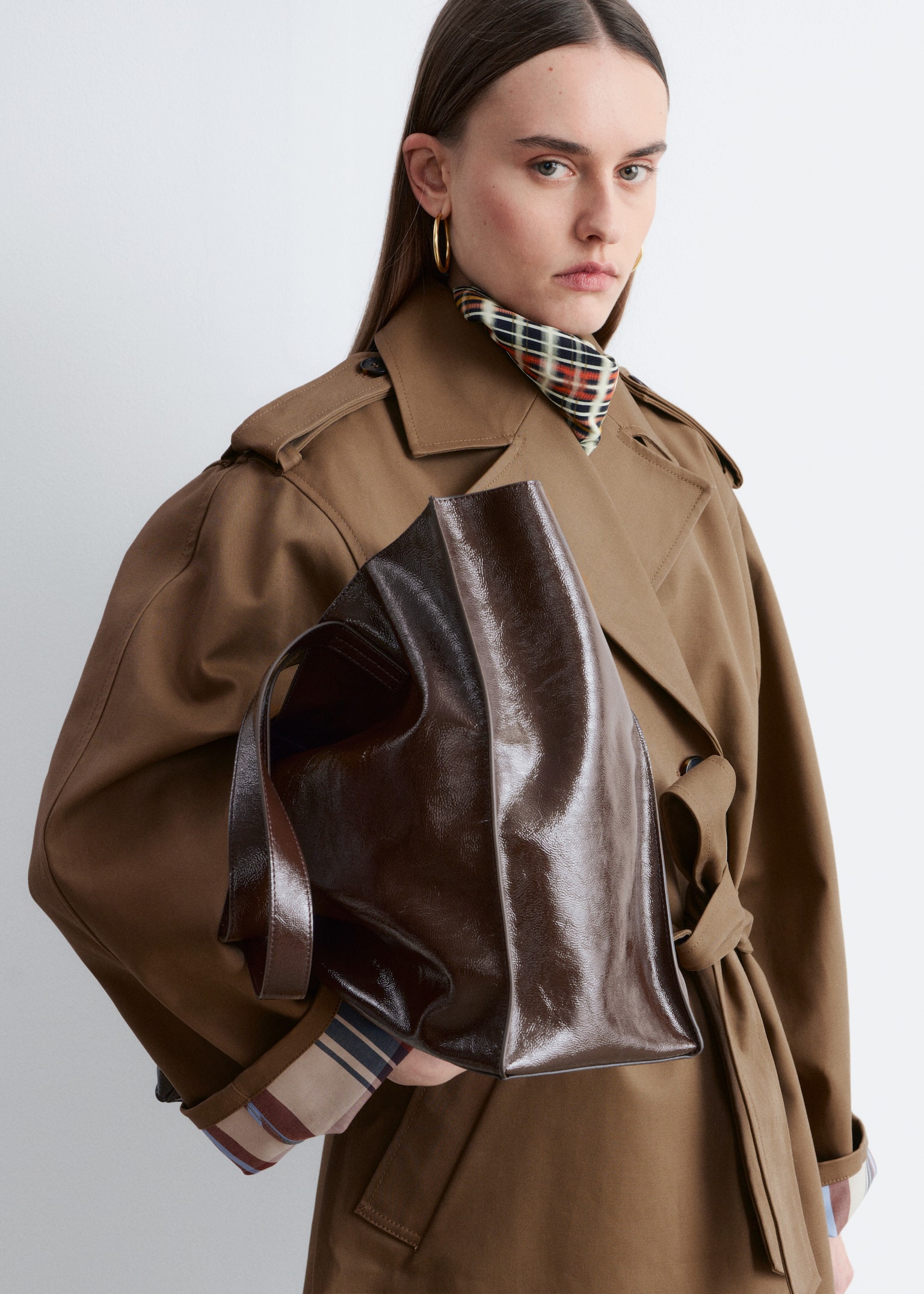 Sac fourre-tout en cuir - Brun foncé verni/Vert kaki - 1