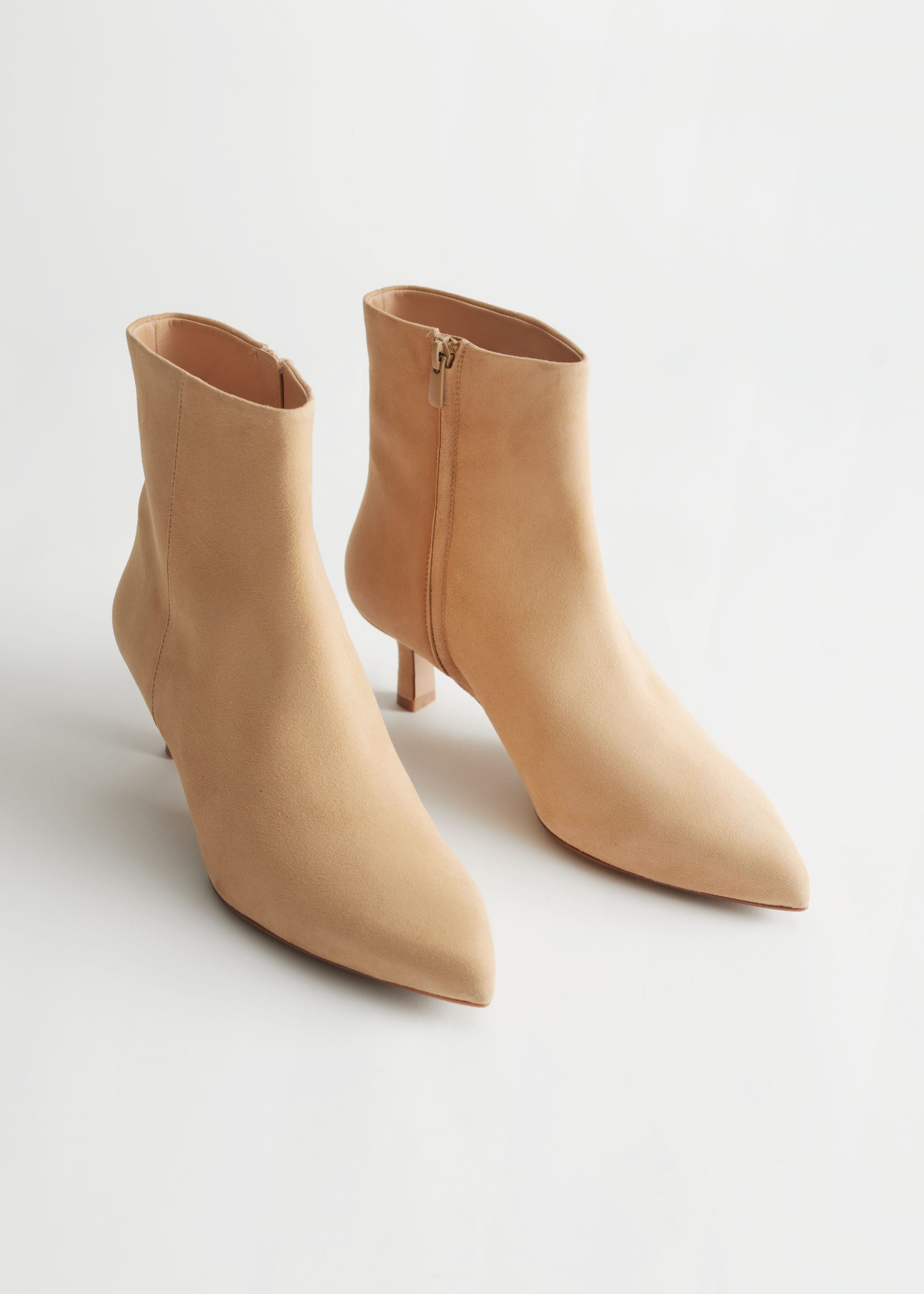 Suede Kitten Heel Boots - Beige - Natura morta