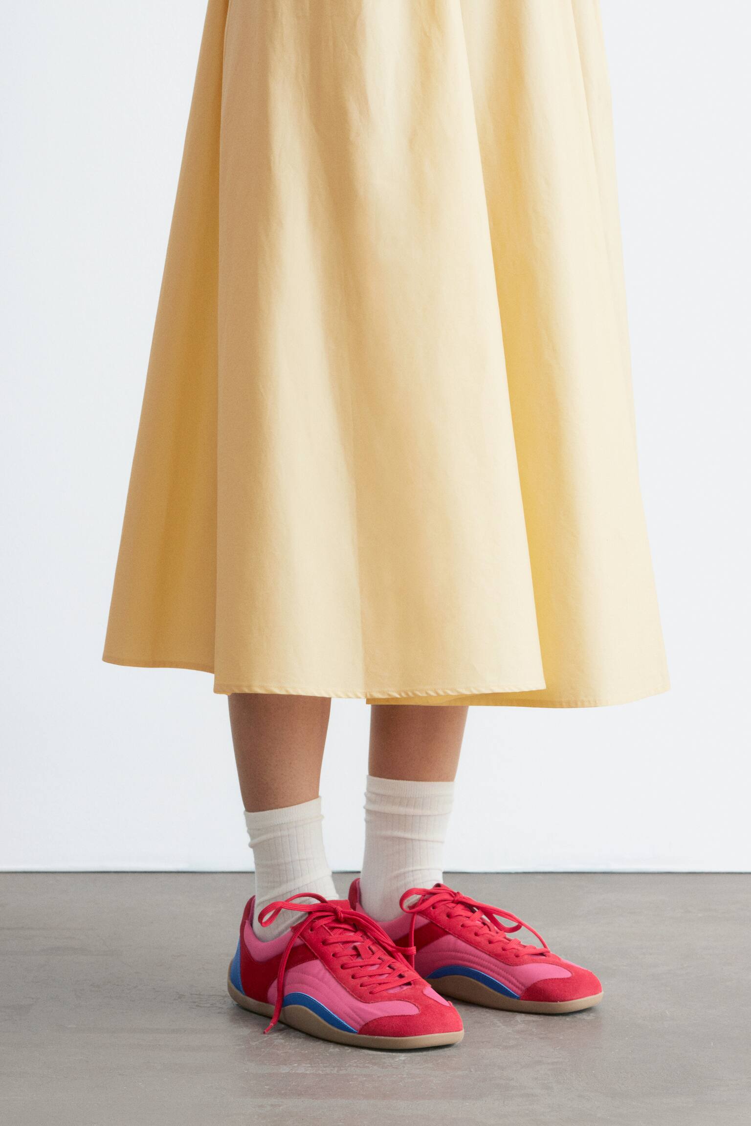 נעלי סניקרס עור מינימליסטיים - אדום/ורוד - 1