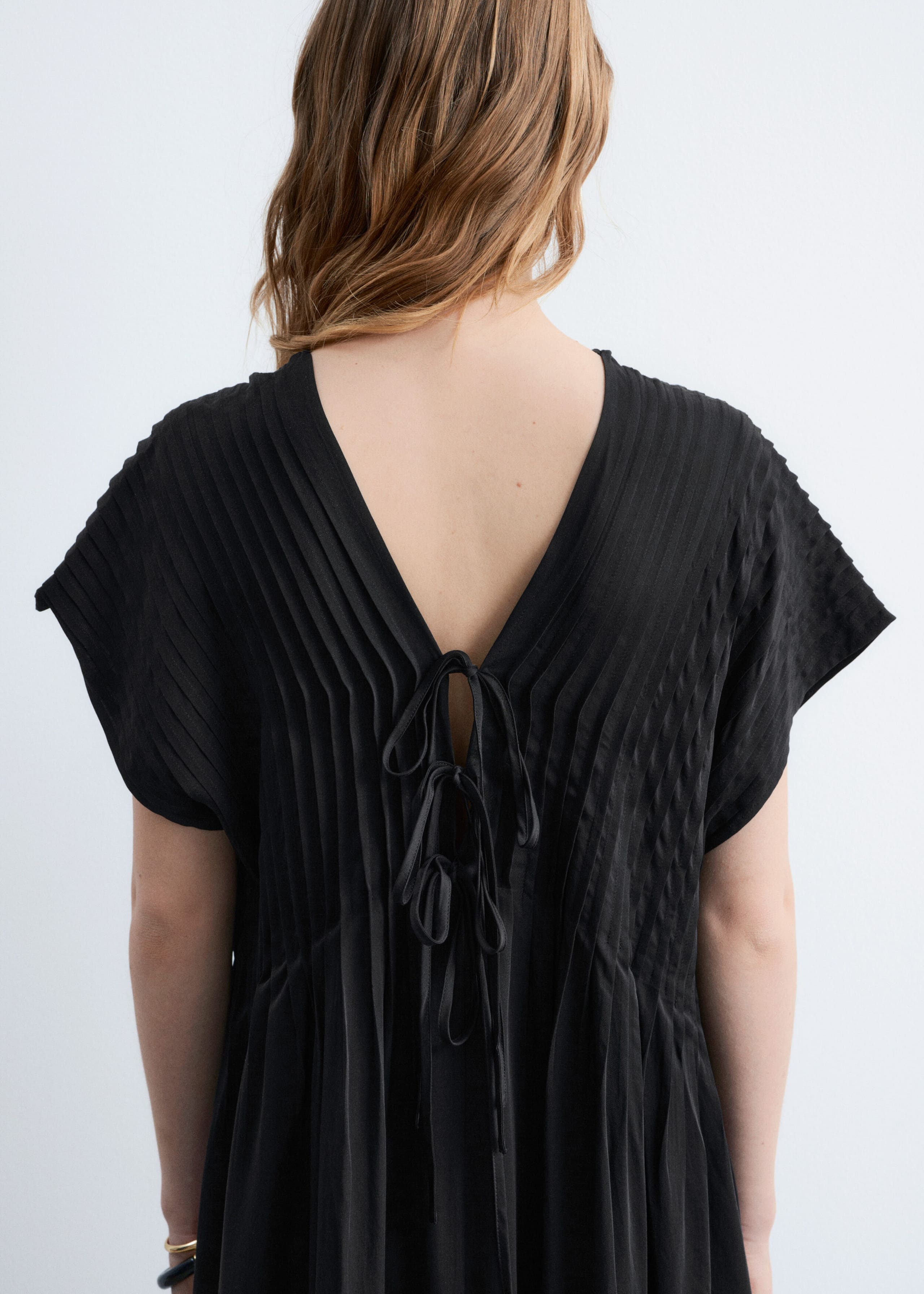 Plissiertes Midikleid mit Dolman-Ärmeln - Dunkelviolett - Lookbook