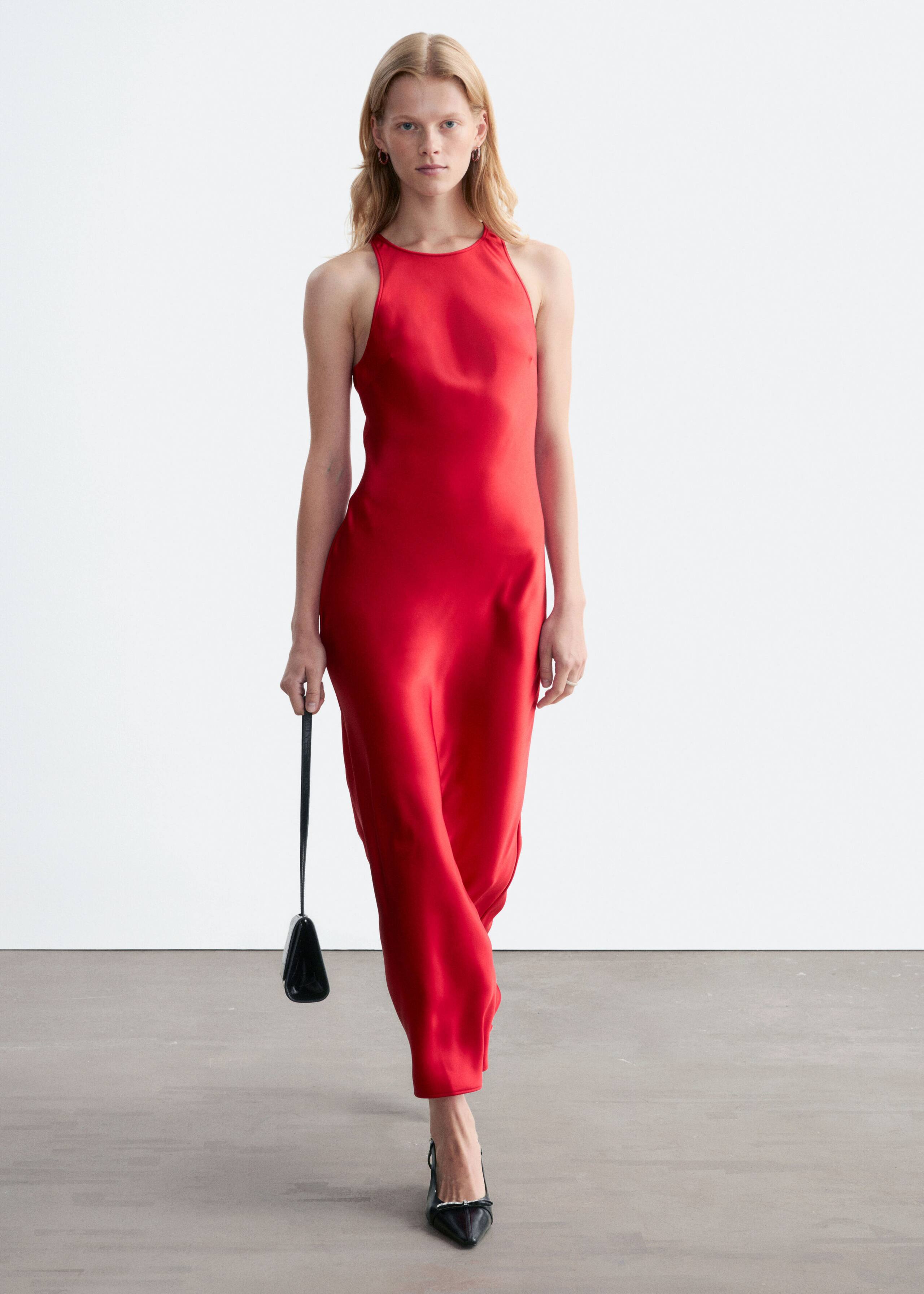 Robe midi en satin sans manches - Rouge - Lookbook